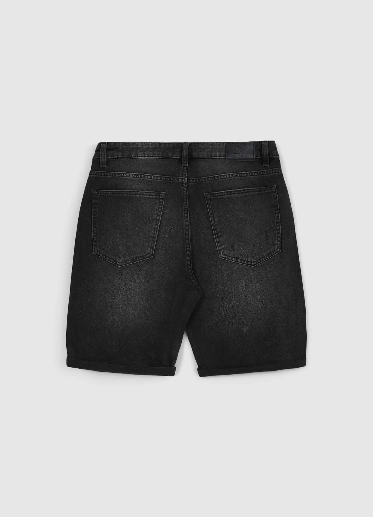 Pantaloncini jeans con strappi - Image 5