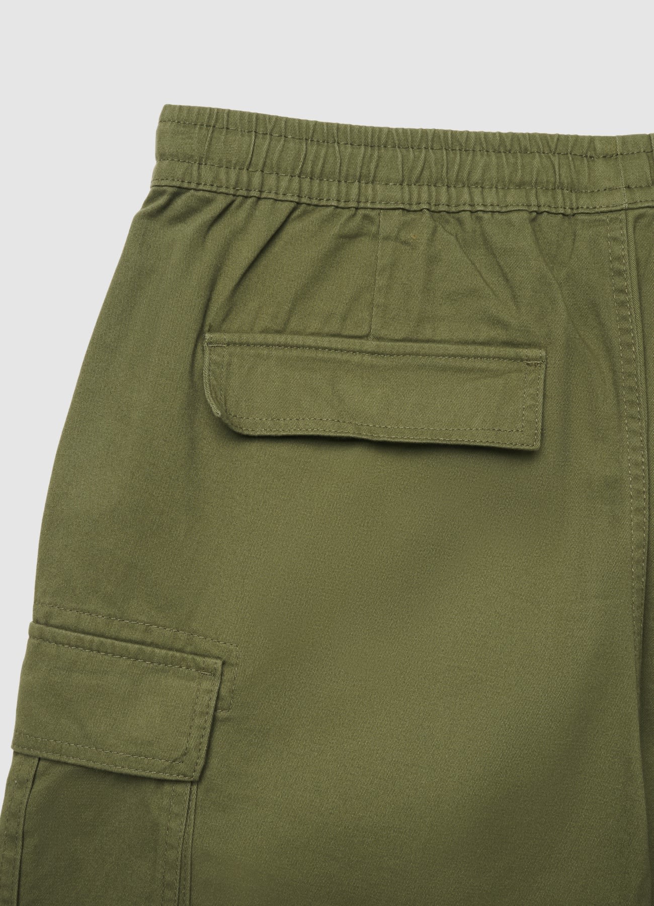Pantaloncini jogger con tasche cargo - Image 6