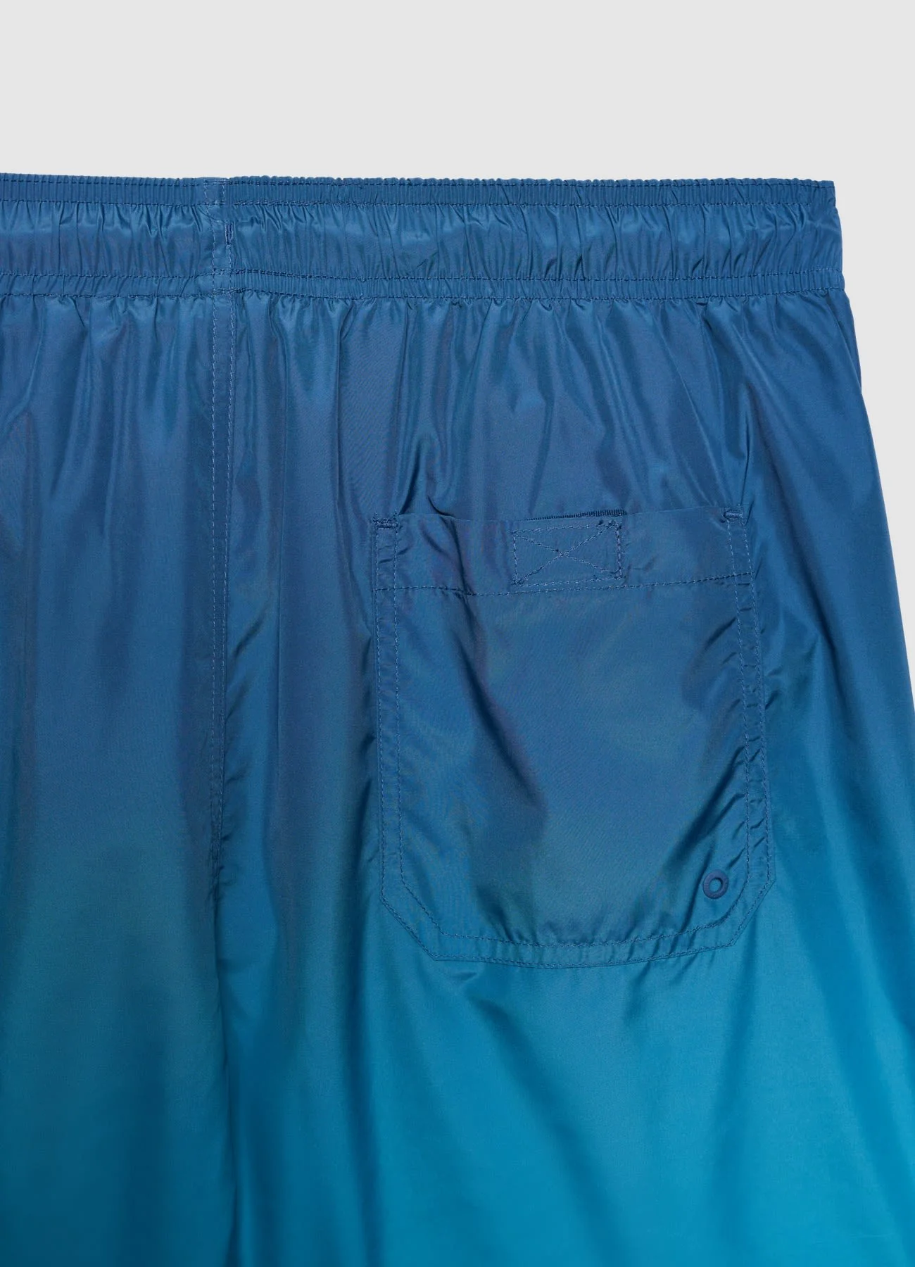 Pantaloncini mare con fantasia sfumata - Image 6