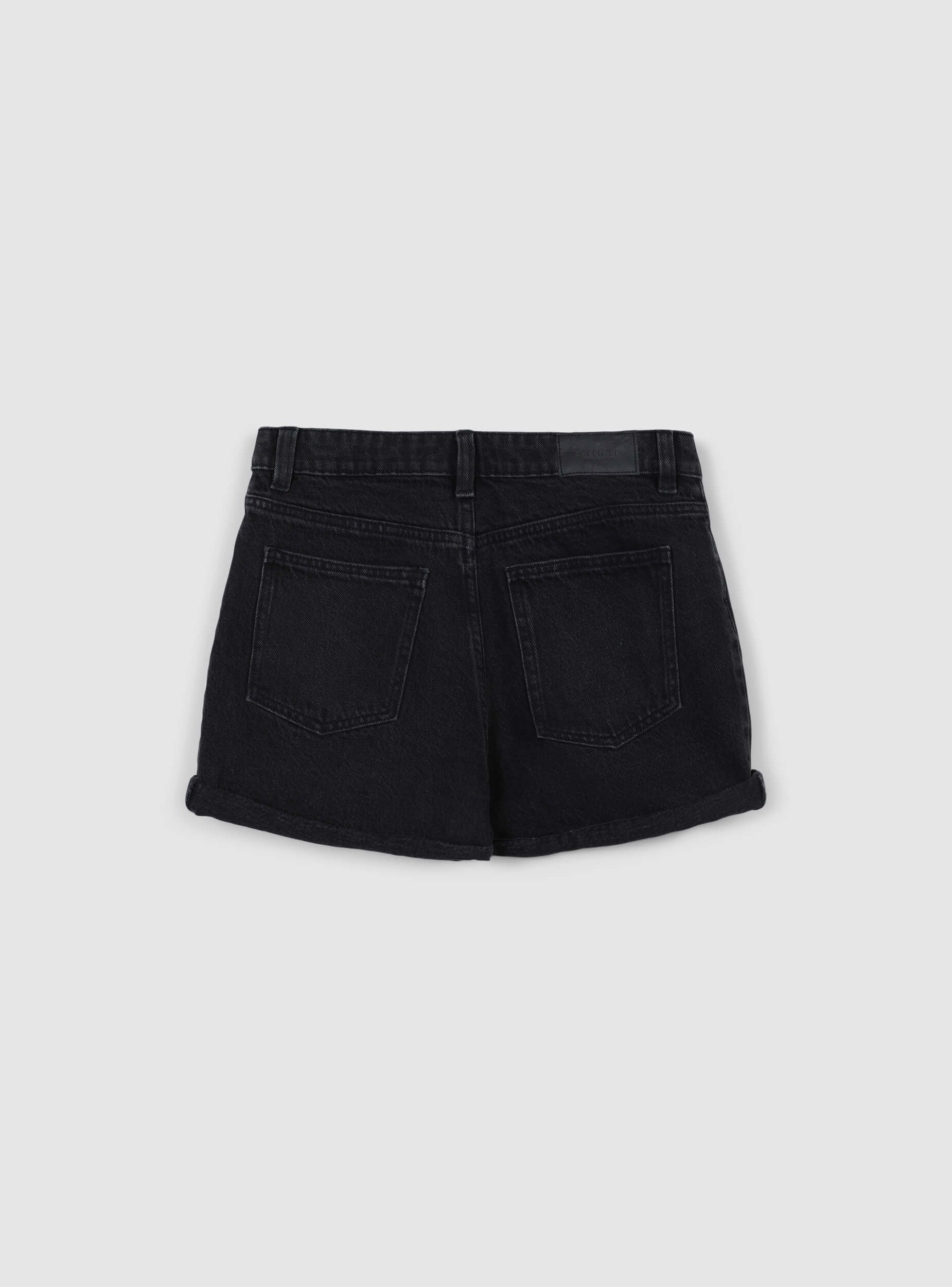 Pantaloncini mom con risvolto - Image 5