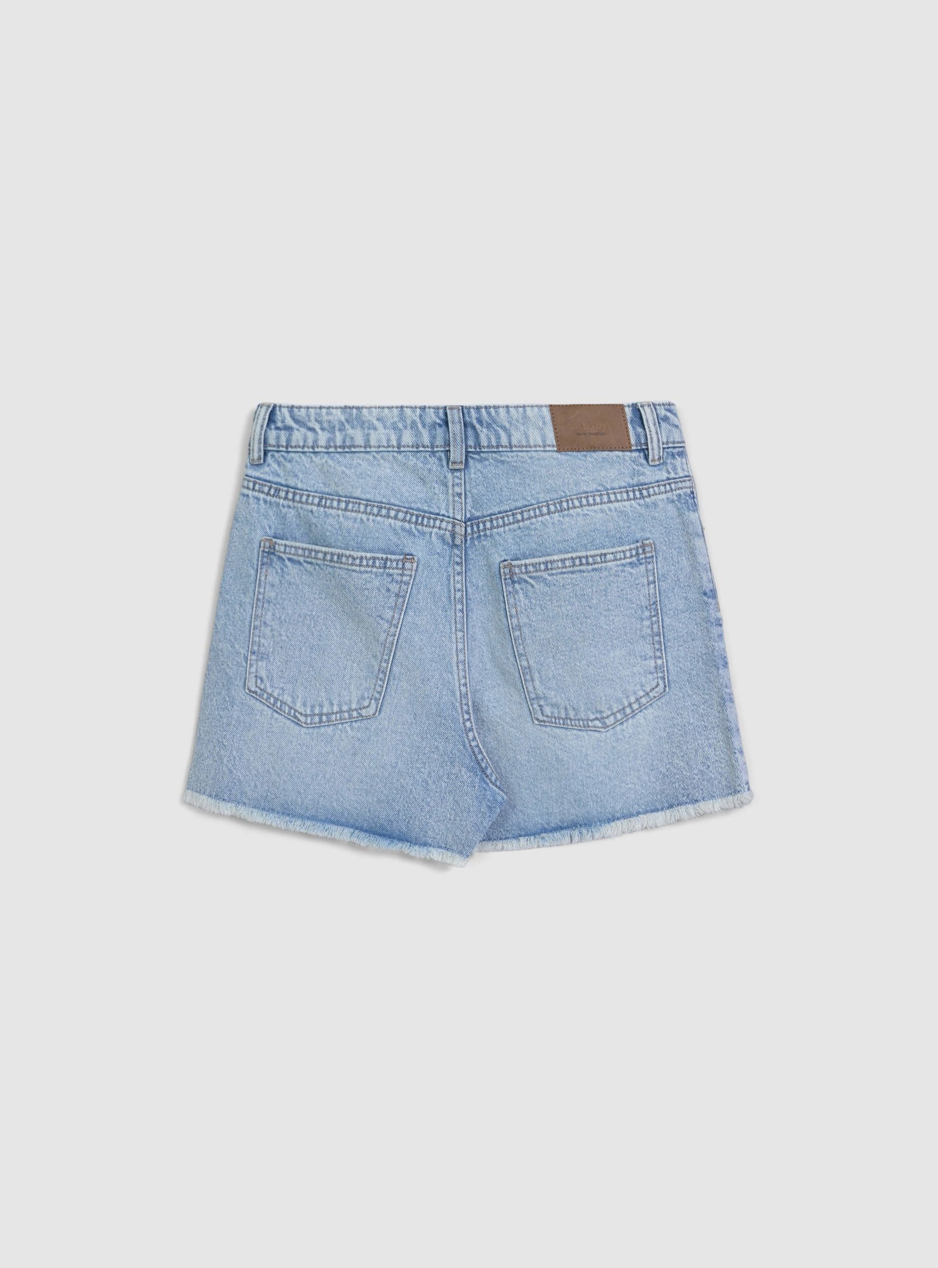 Pantaloncini mom sfrangiato - Image 4