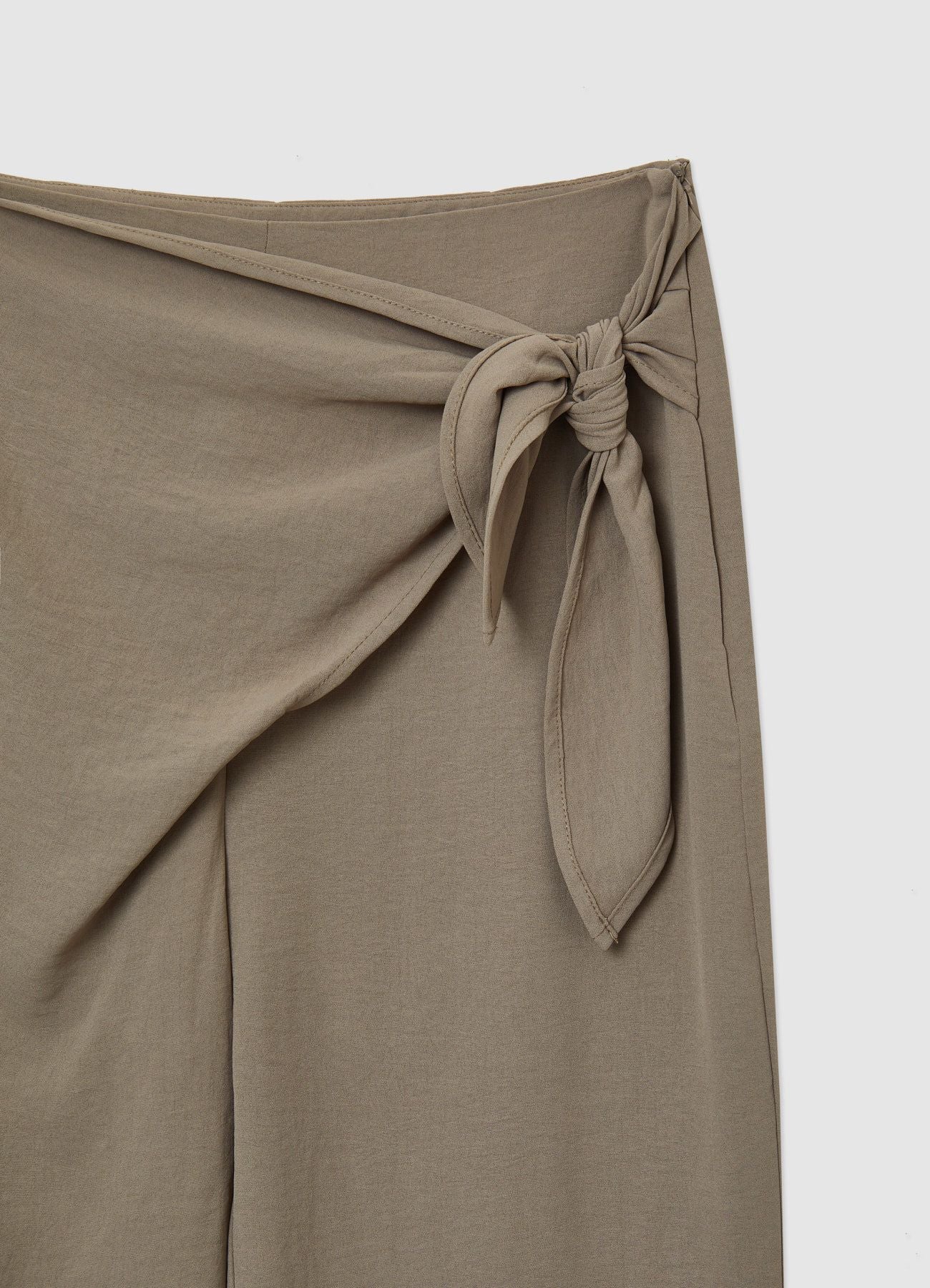 Pantalone con nodo - Image 4