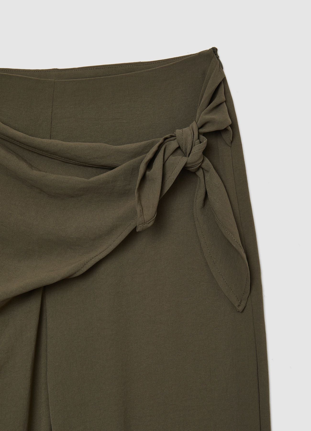 Pantalone con nodo - Image 6