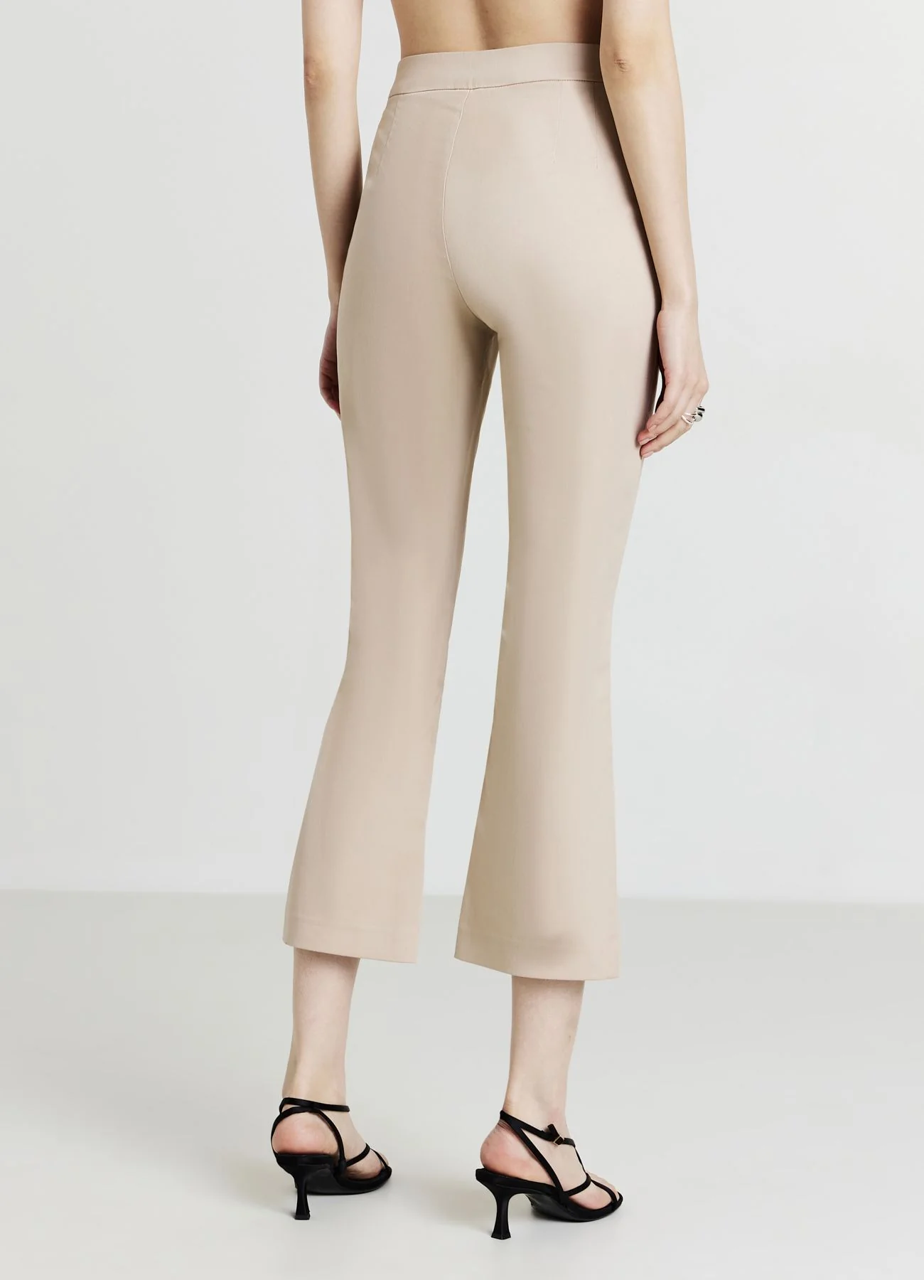 Pantalone cropped flare in rasatello