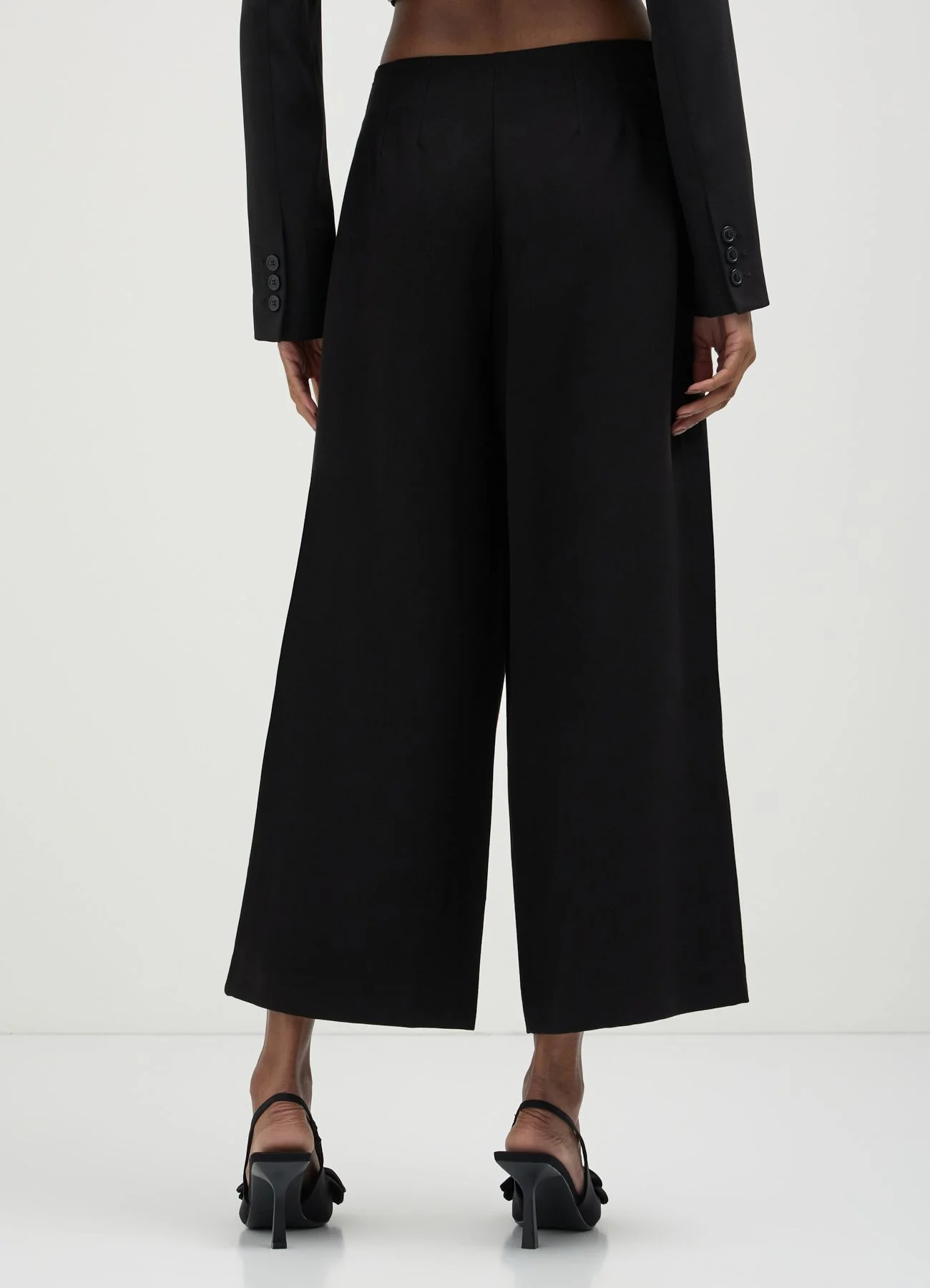 Pantalone culotte pieghe - Image 2