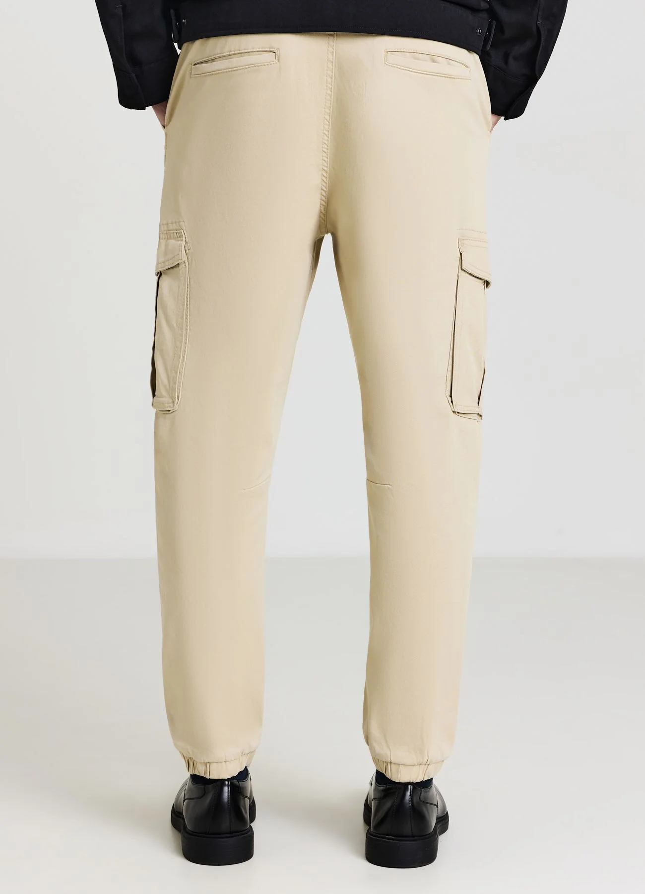 Pantalone jogger con tasconi - Image 2