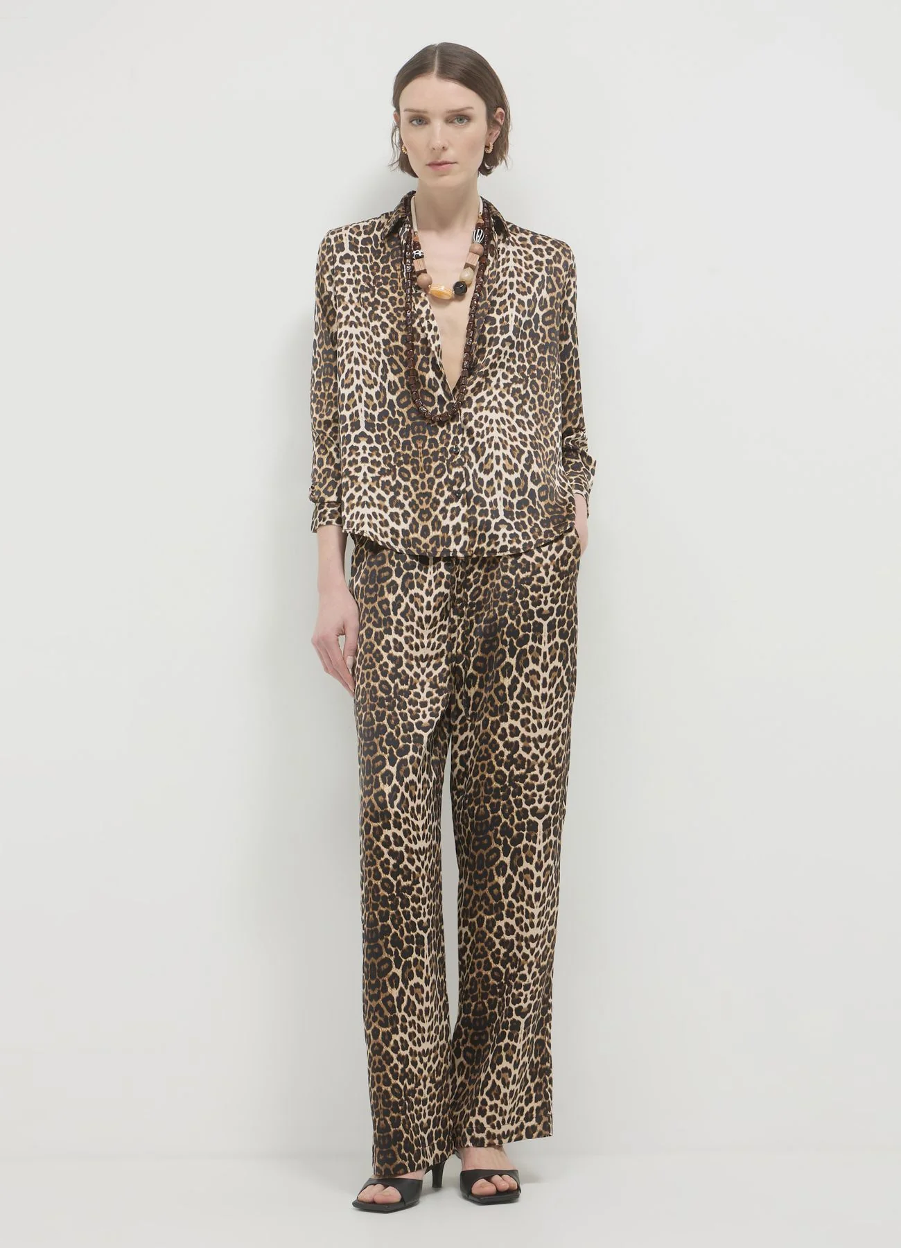 Pantalone simil satin fantasia maculata