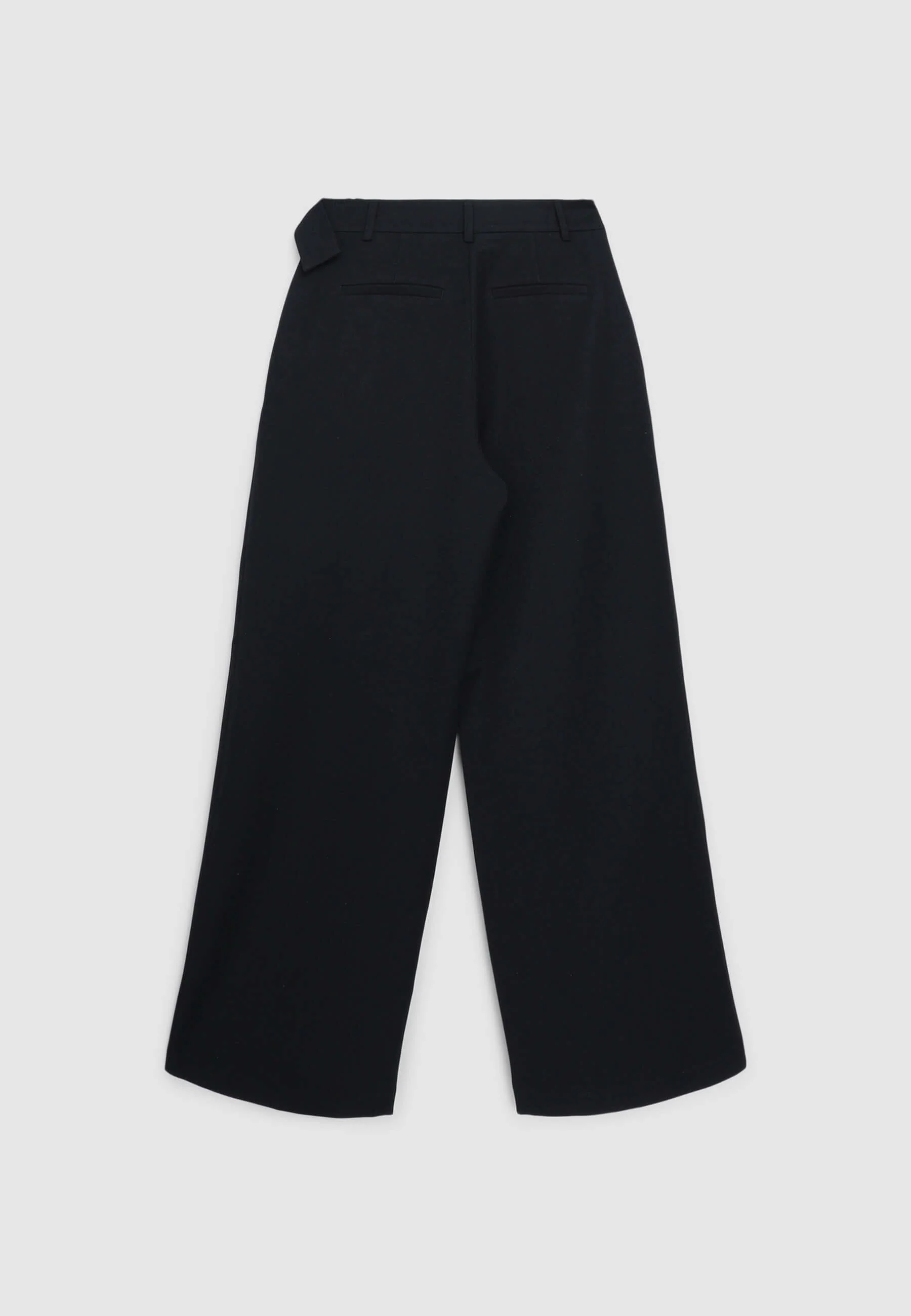 Pantaloni a palazzo con passanti