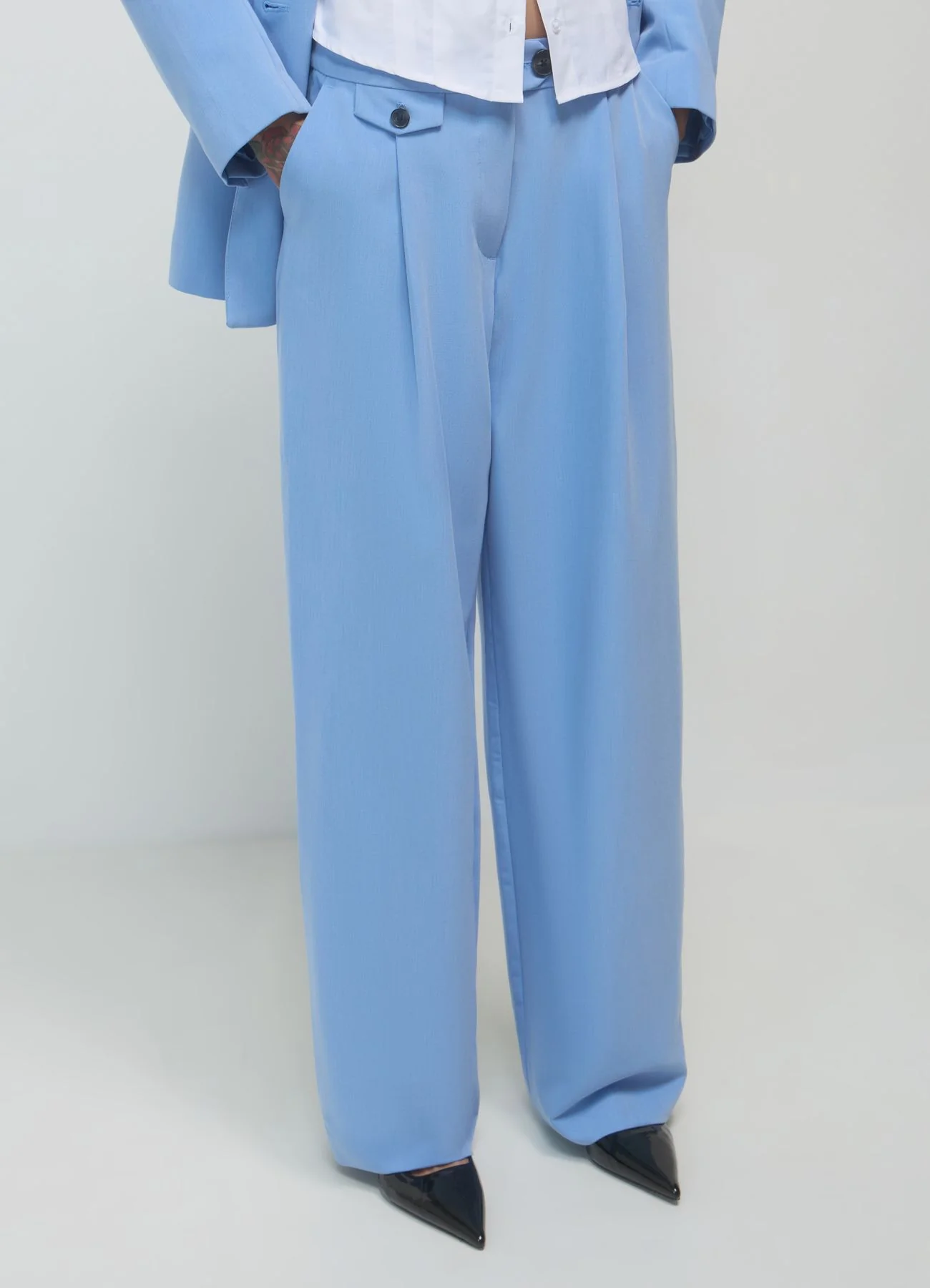 Pantaloni a palazzo con taschino - Image 2