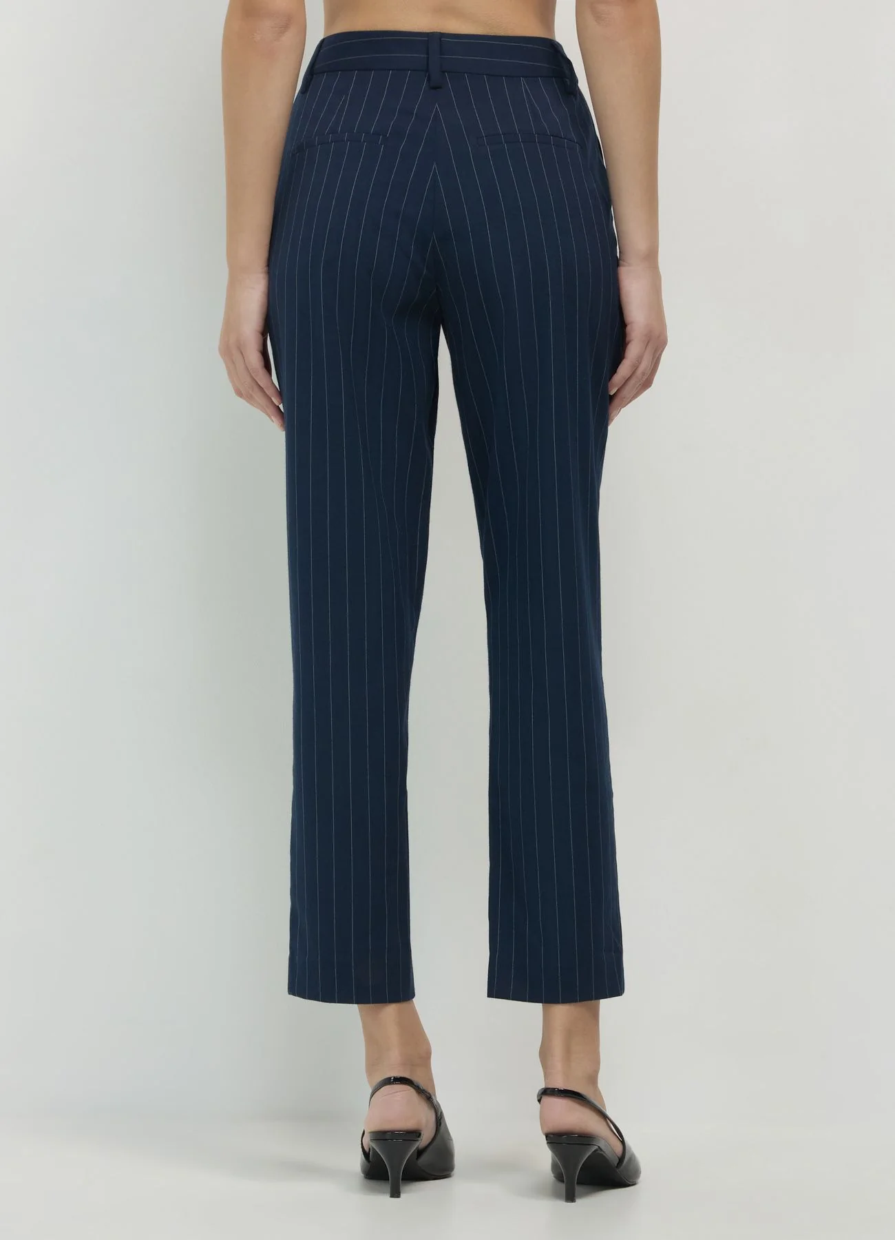 Pantaloni a sigaretta gessati