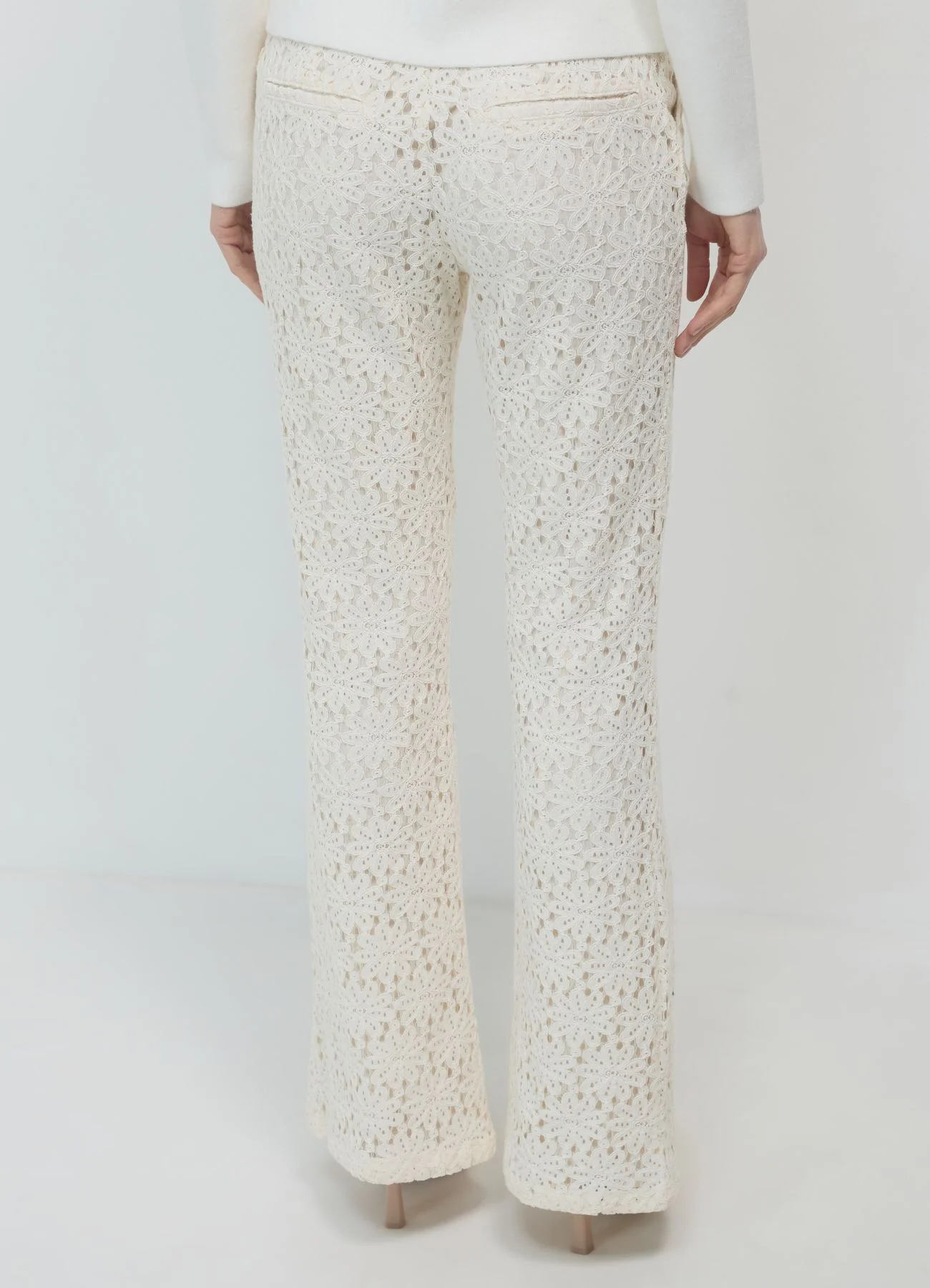 Pantaloni a zampa tessuto macramè - Image 2
