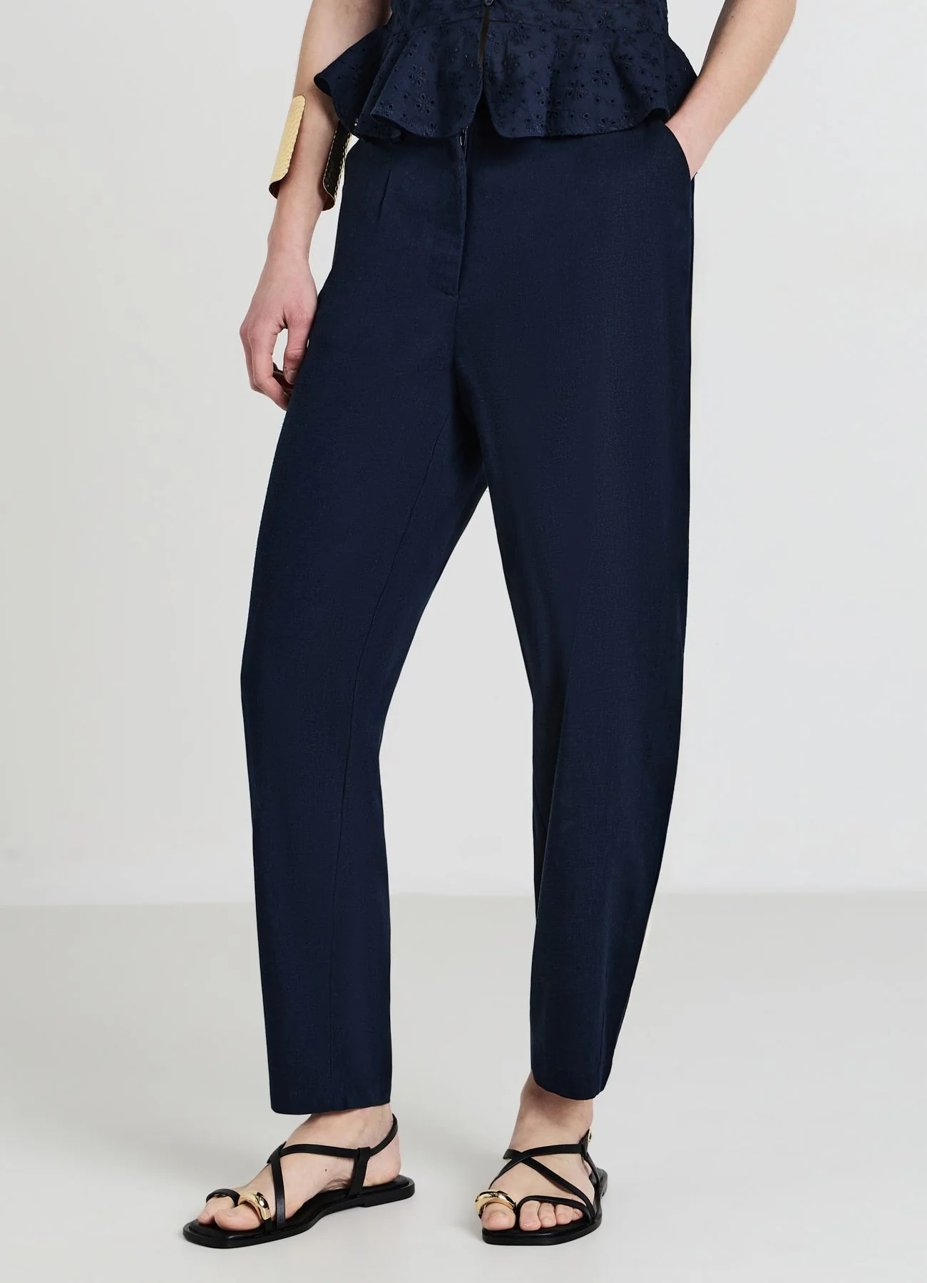 Pantaloni carrot fit