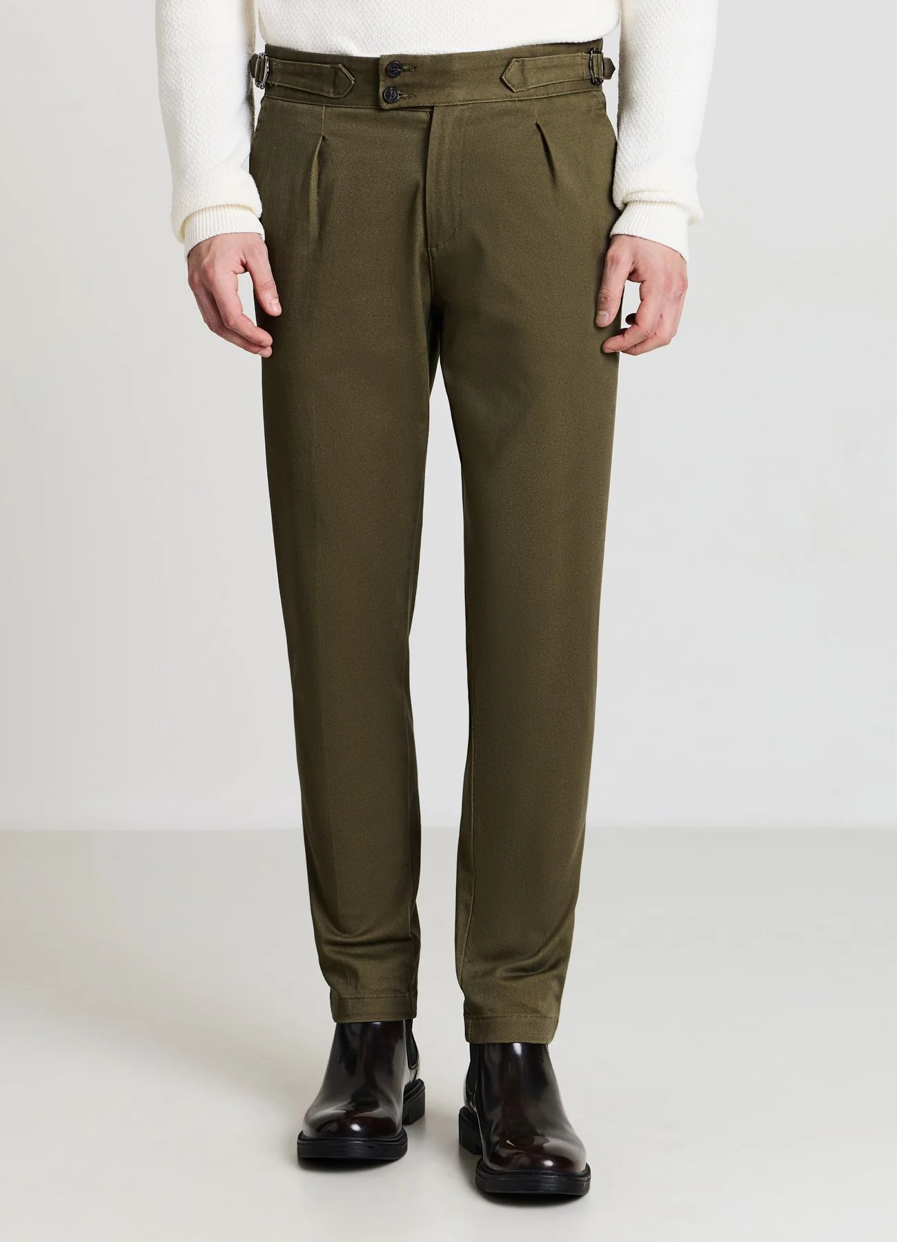Pantaloni chino con pinces e fibbie laterali - Image 3