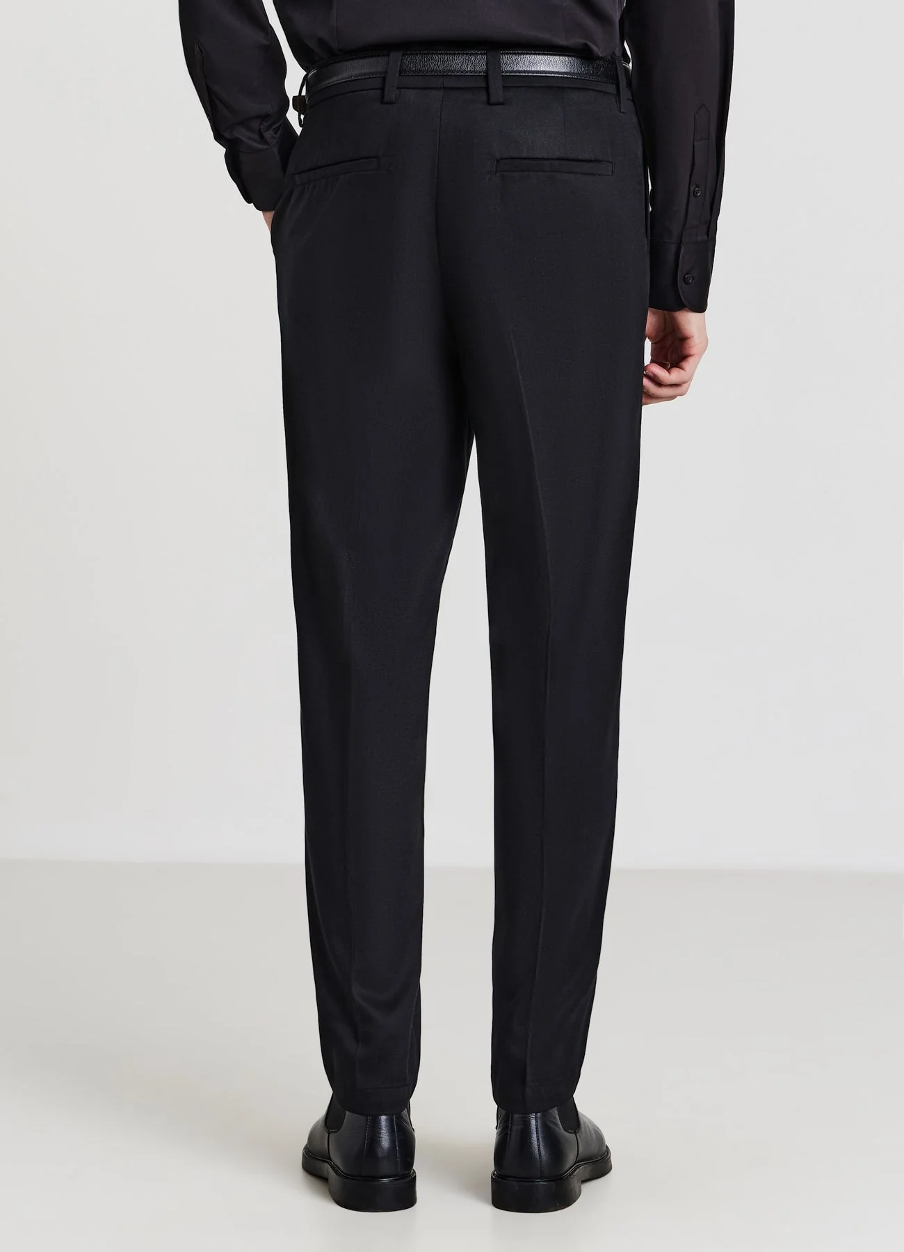 Pantaloni chinos con pinces