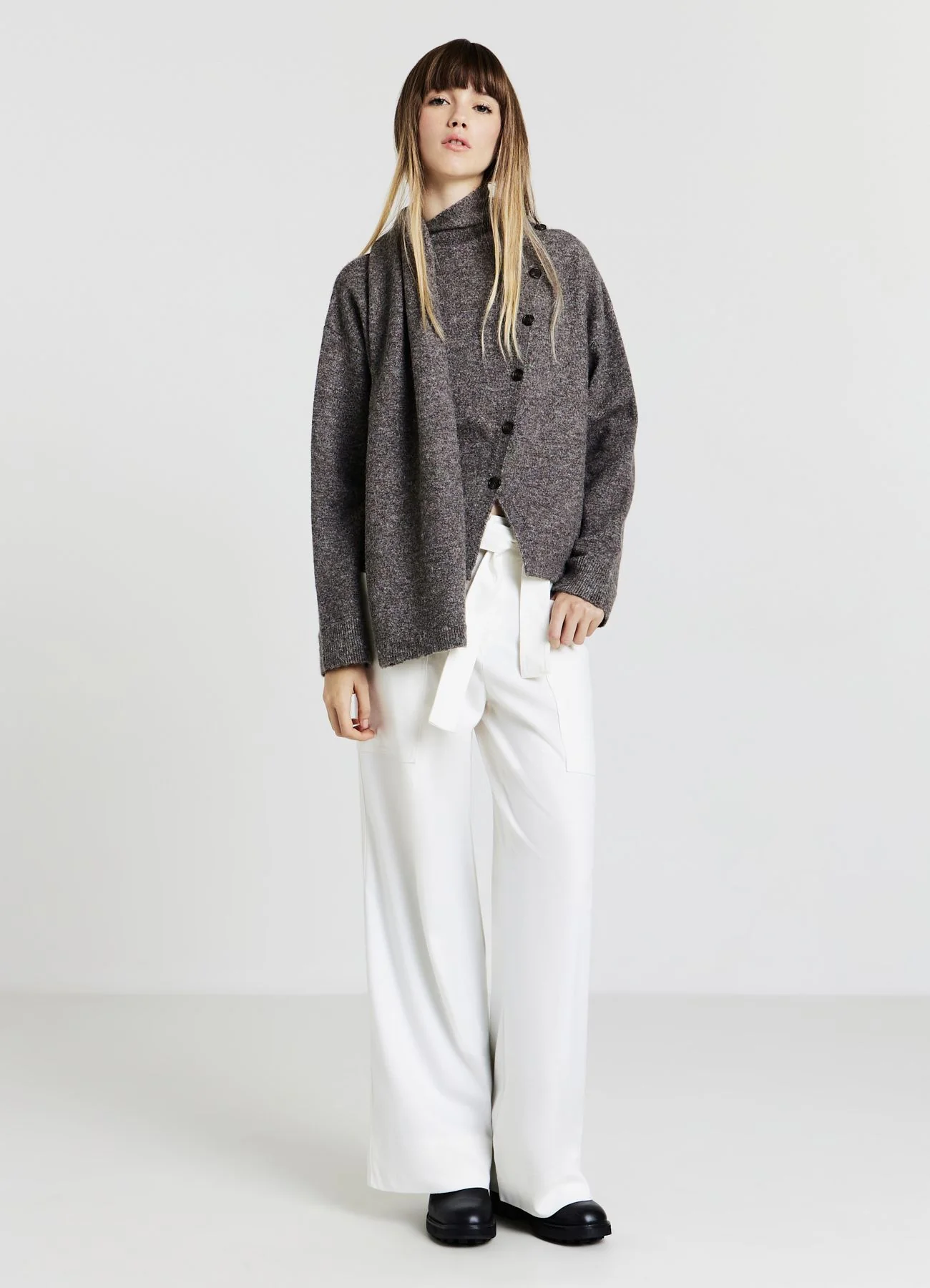 Pantaloni con cintura - Image 2