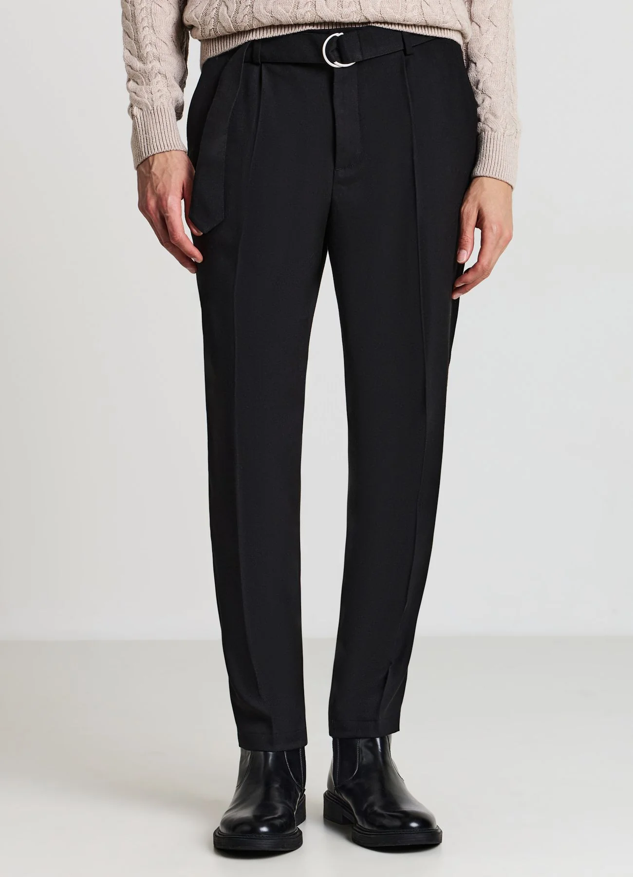Pantaloni con fusciacca