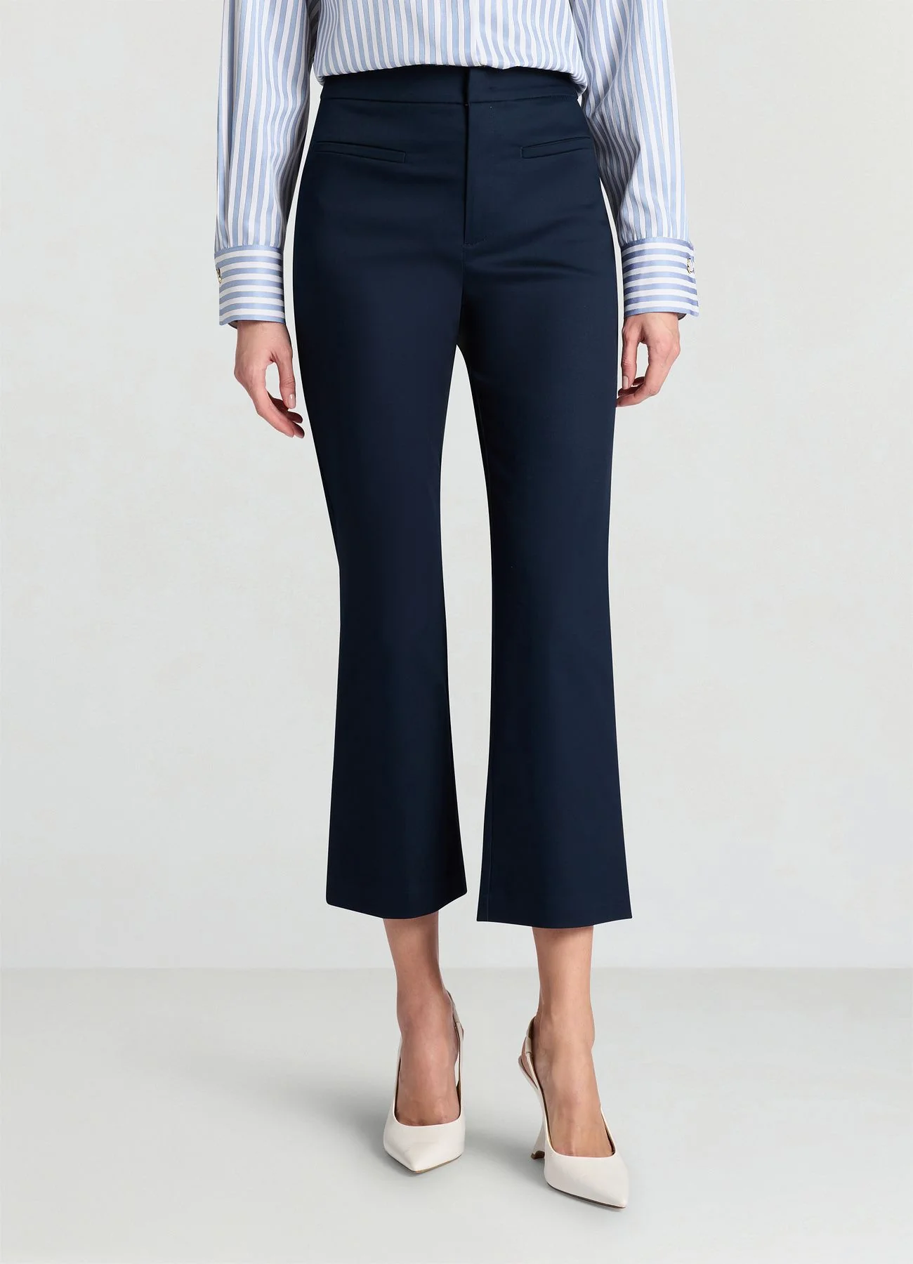Pantaloni cropped flare tinta unita - Image 2