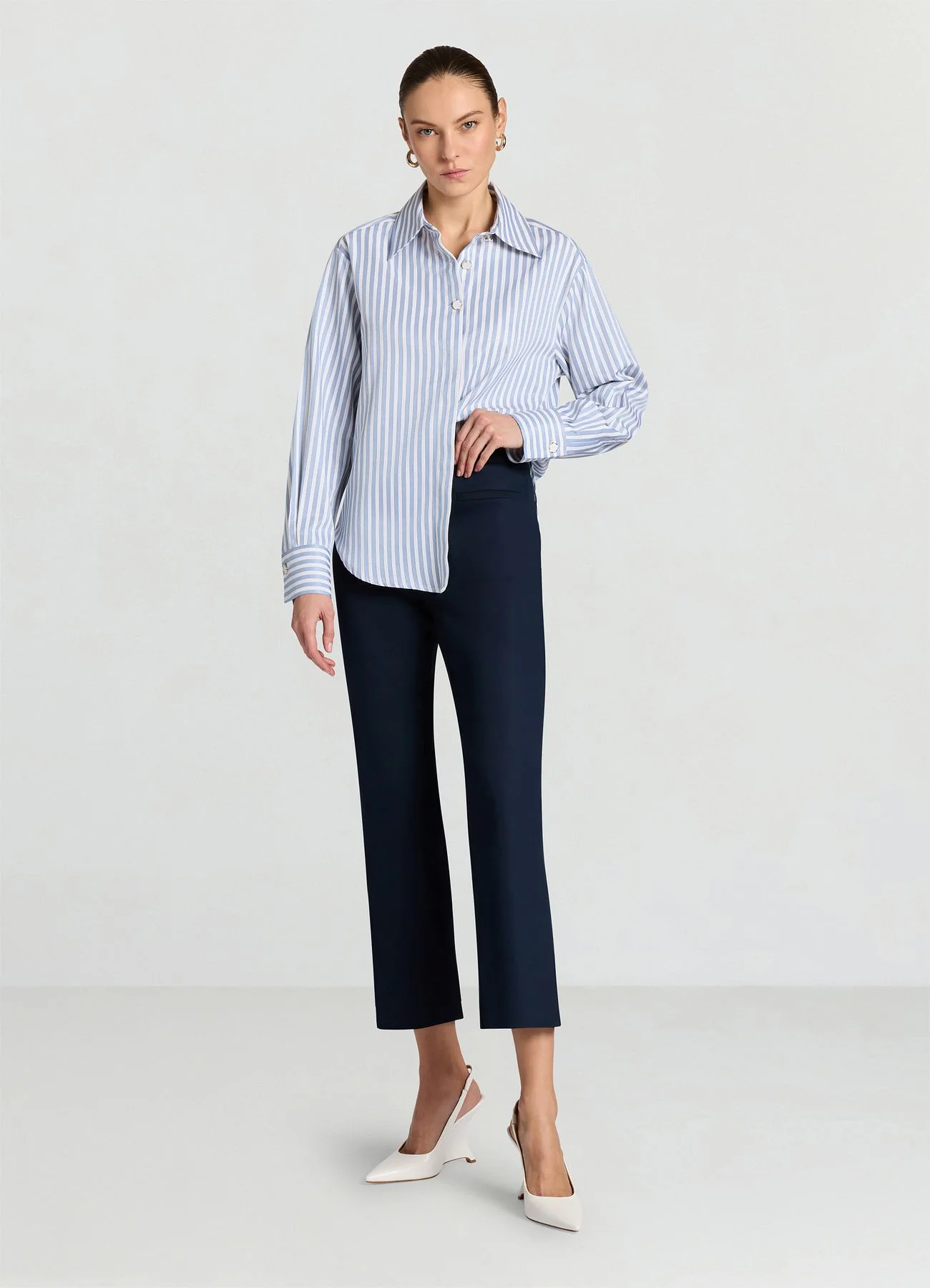 Pantaloni cropped flare tinta unita - Image 3