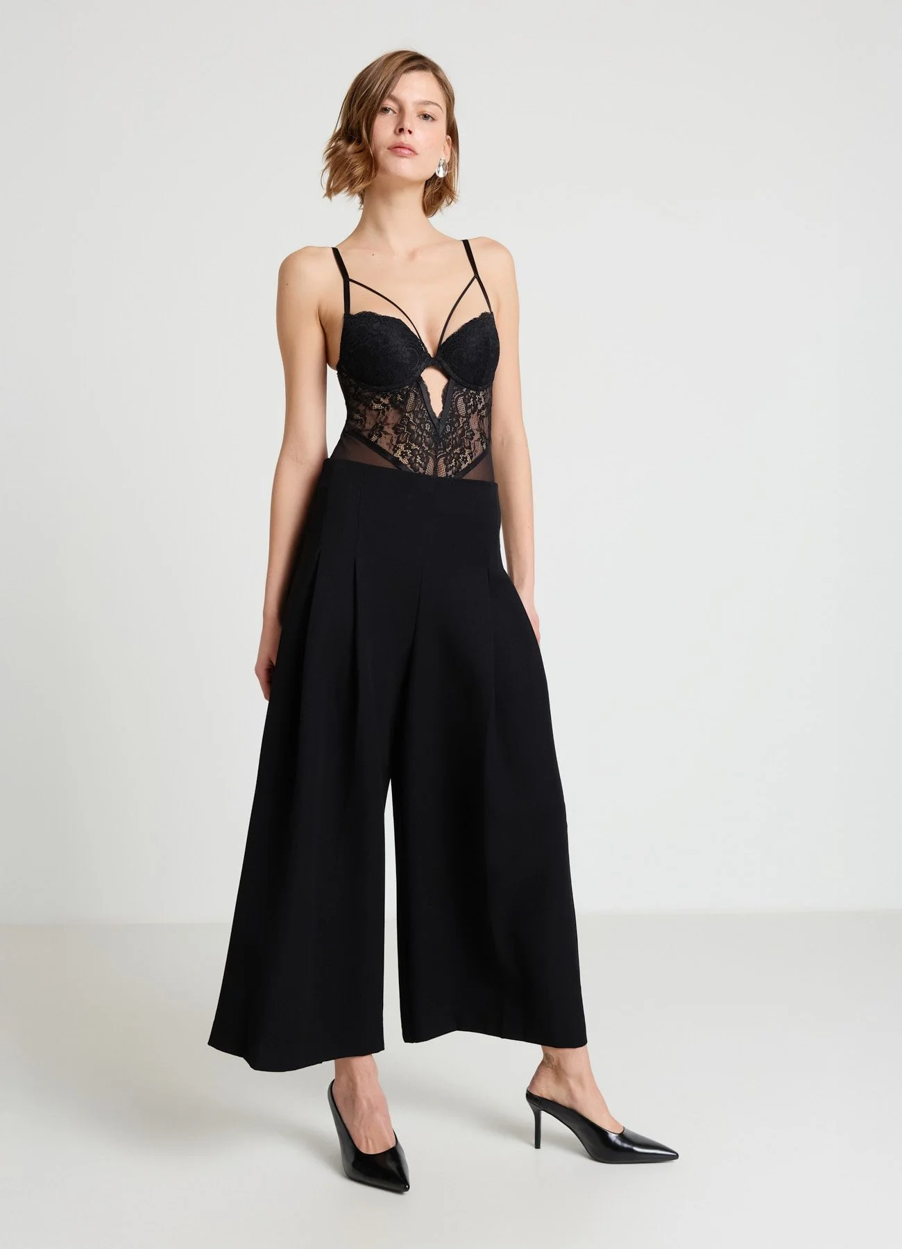 Pantaloni culotte con pieghe - Image 3