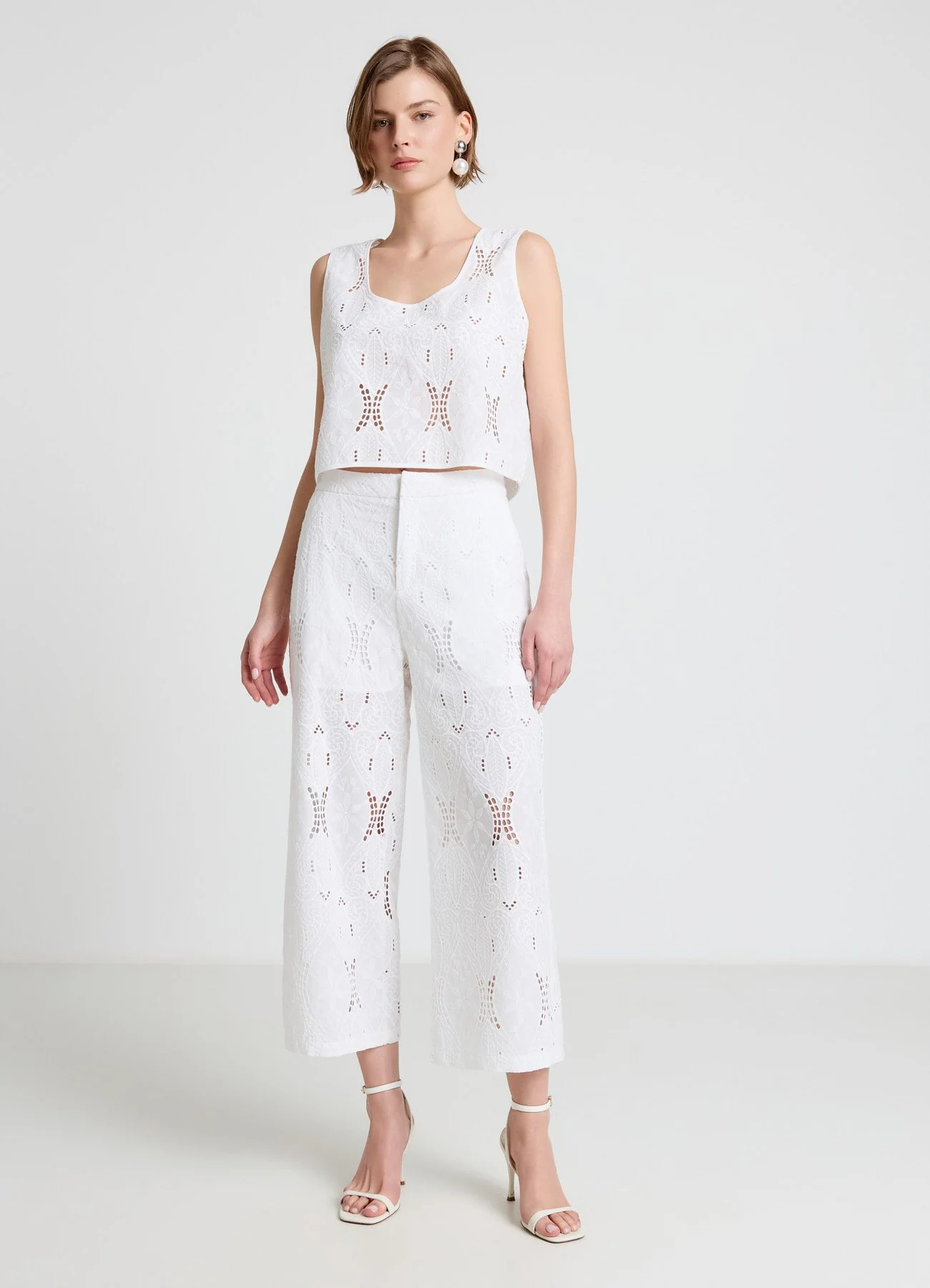 Pantaloni culotte in sangallo