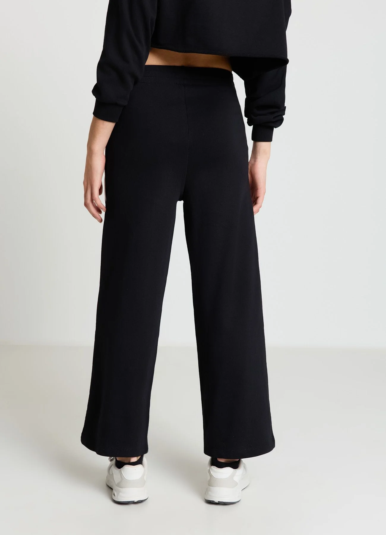 Pantaloni ginnici wide leg con bande laterali - Image 3