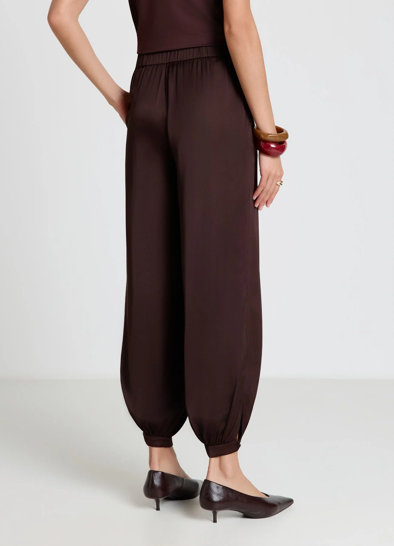 Pantaloni harem a tinta unita con fondo arricciato - Image 3