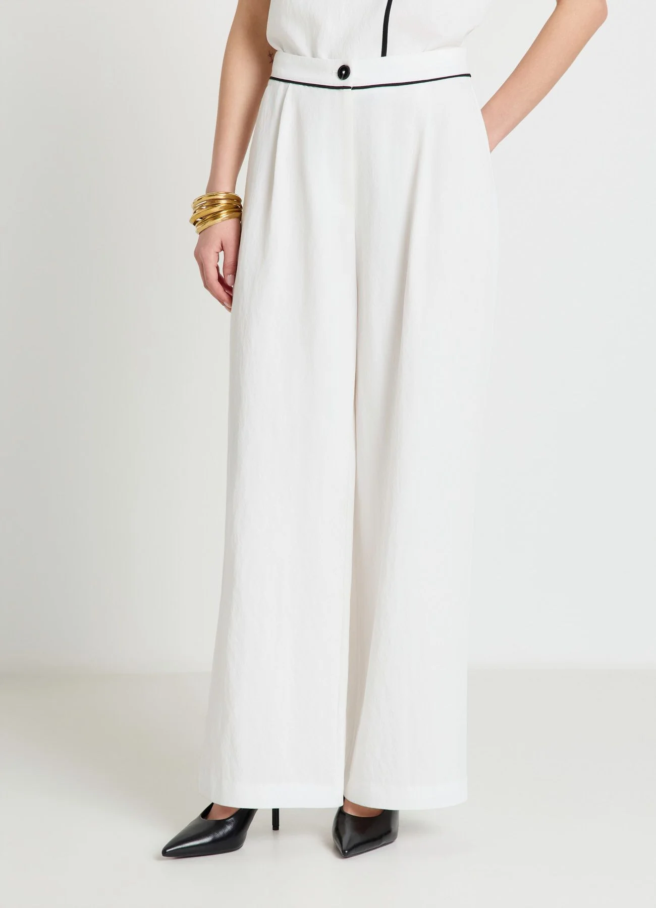 Pantaloni palazzo con pinces e piping - Image 3
