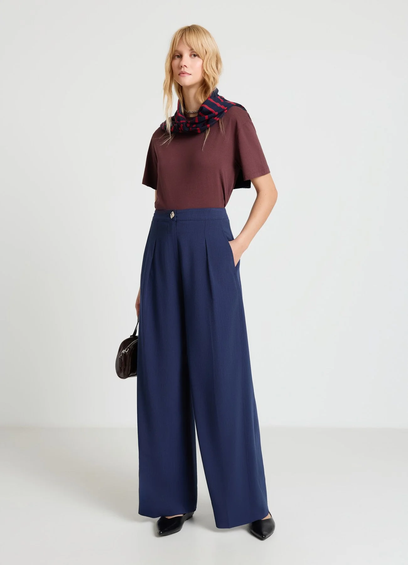 Pantaloni palazzo con pinces