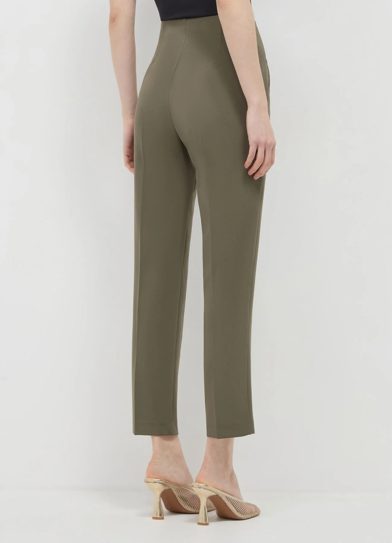 Pantaloni vita alta