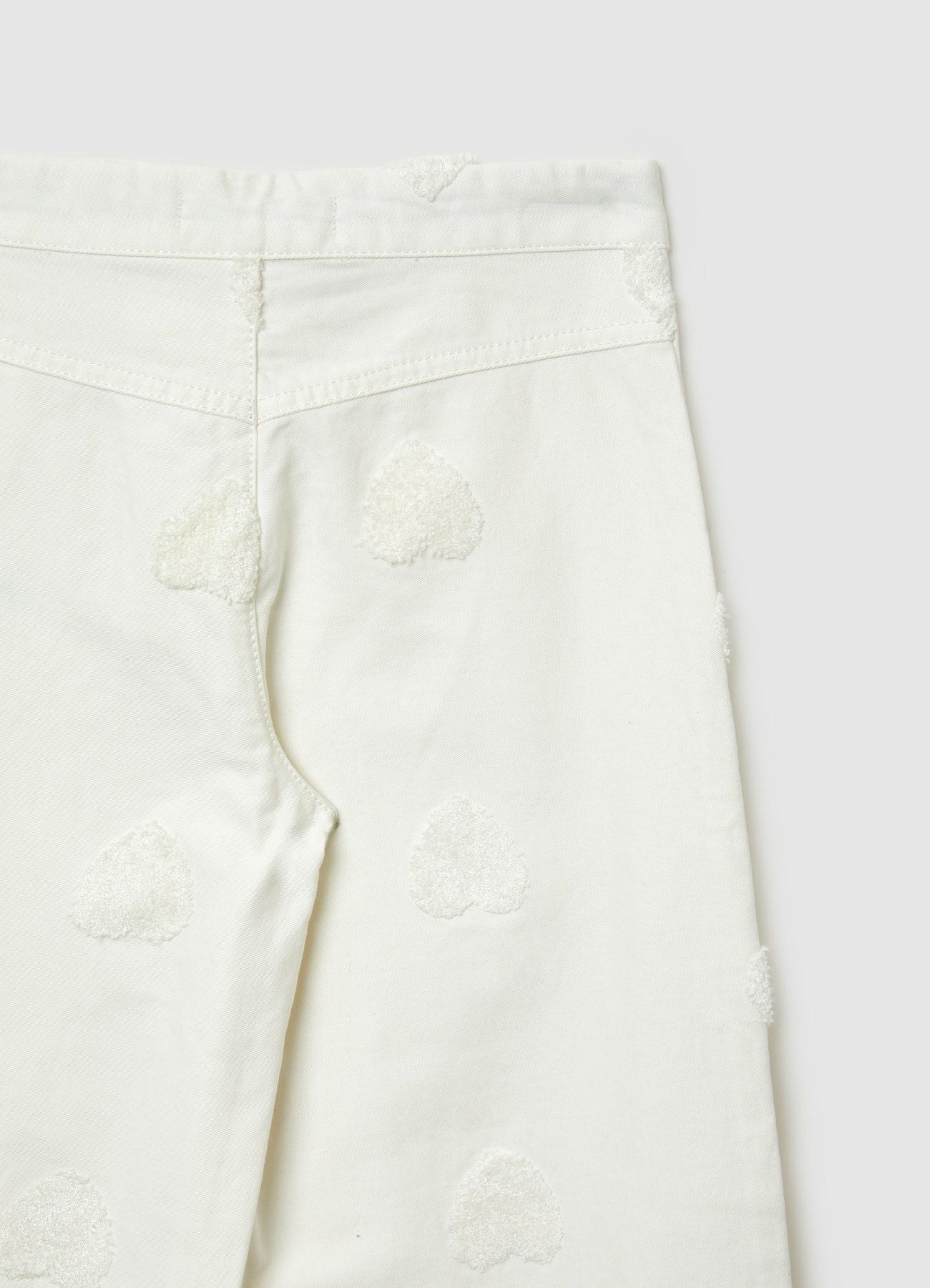 Pantaloni wide leg con cuori in rilievo - Image 3