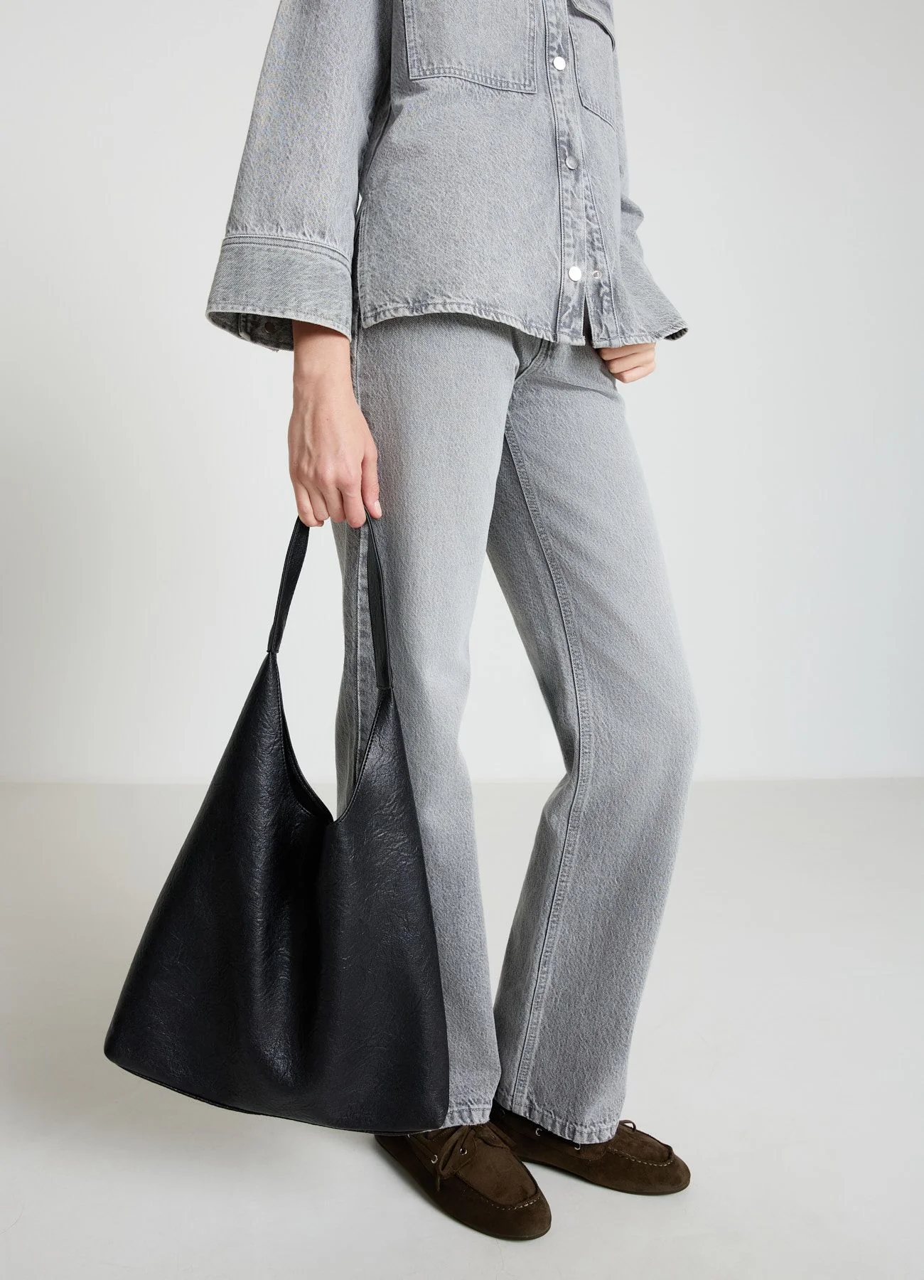 Shopper trapezio con pochette estraibile