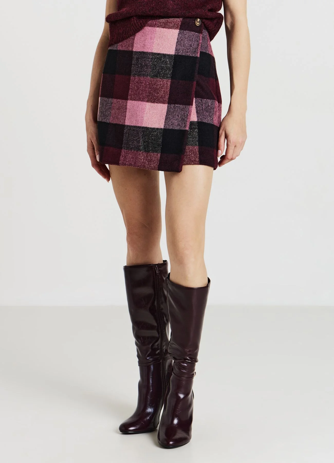 Shorts a quadri - Image 3