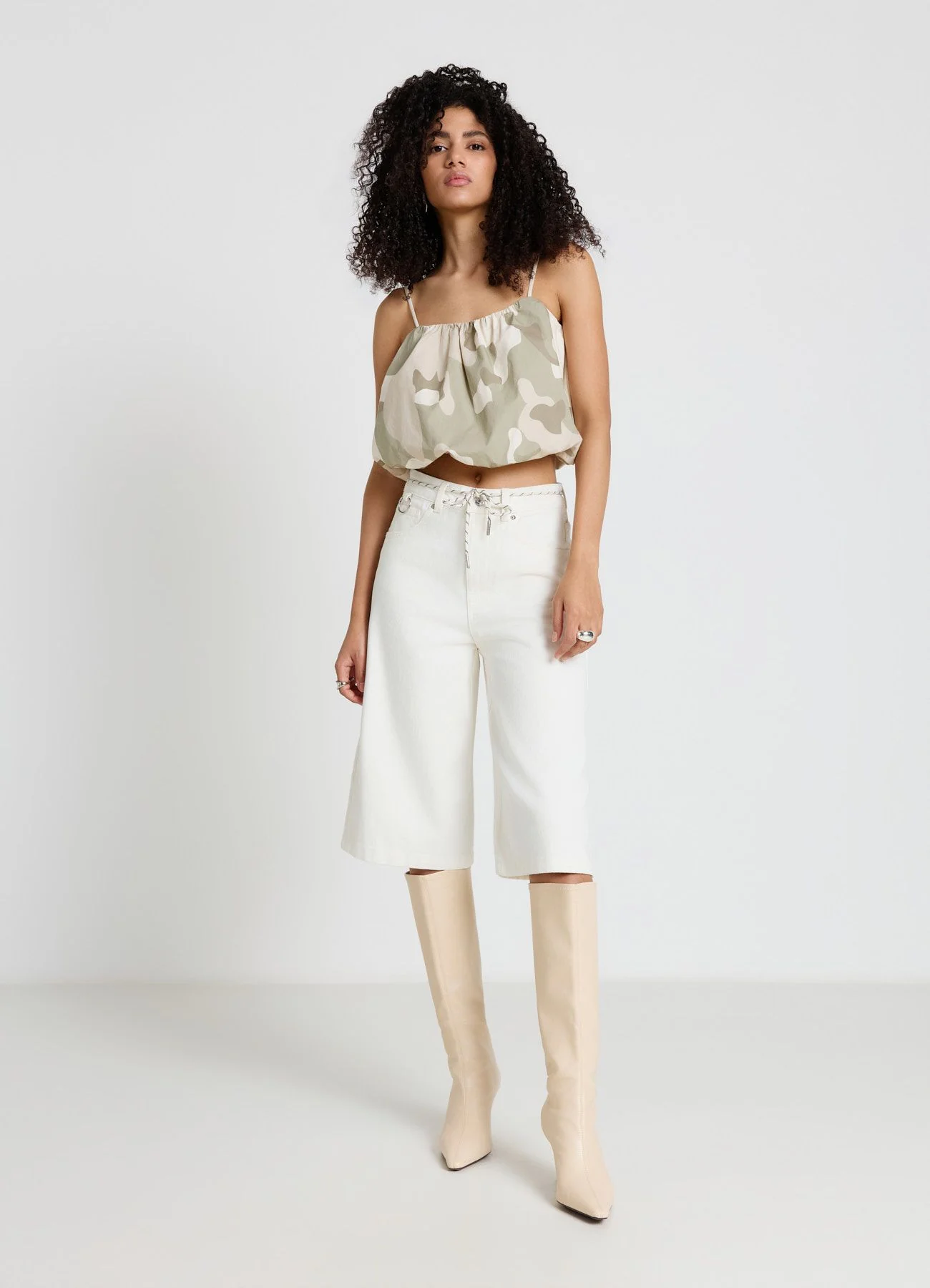 Shorts bermuda con cordino