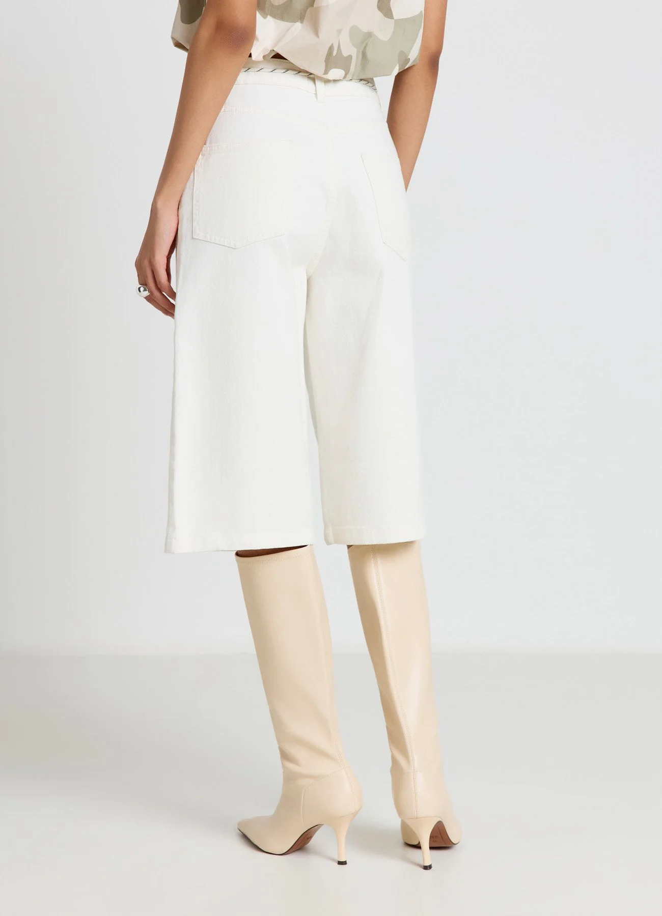 Shorts bermuda con cordino - Image 3
