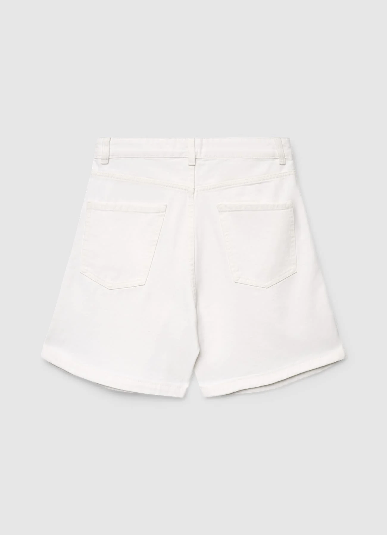 Shorts bermuda in denim con pinces - Image 6