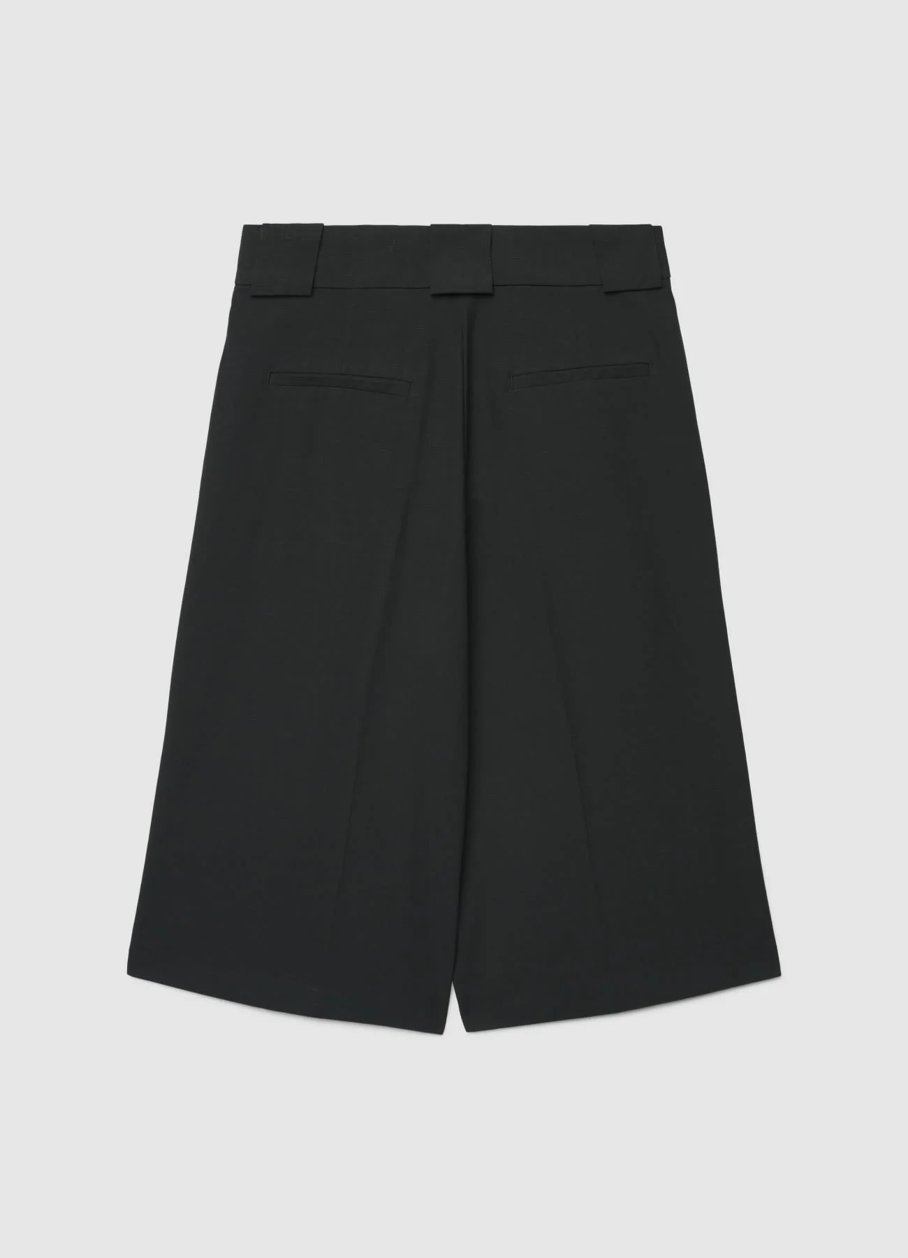Shorts bermuda lunghi con pieghe - Image 4
