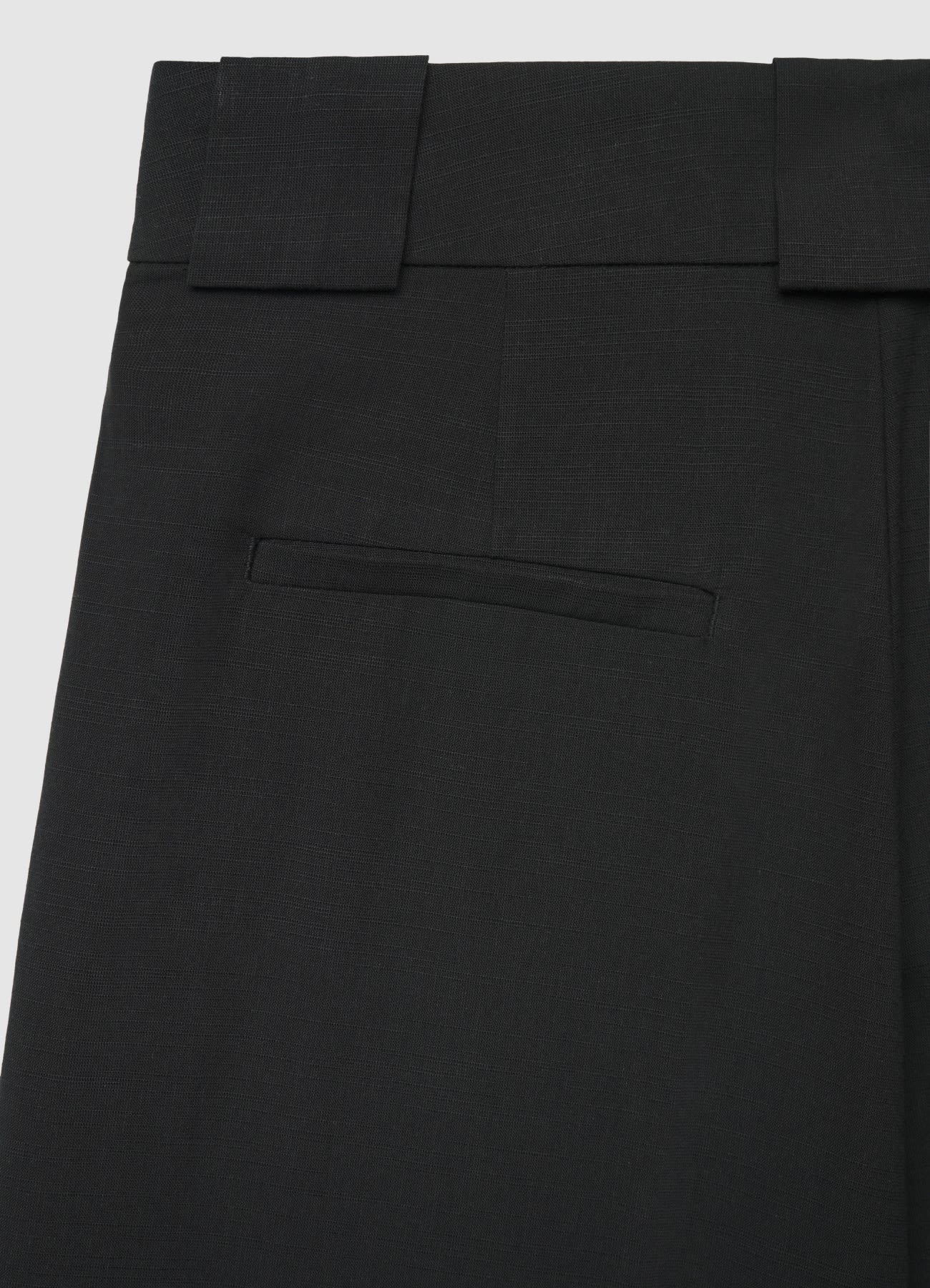 Shorts bermuda lunghi con pieghe - Image 5