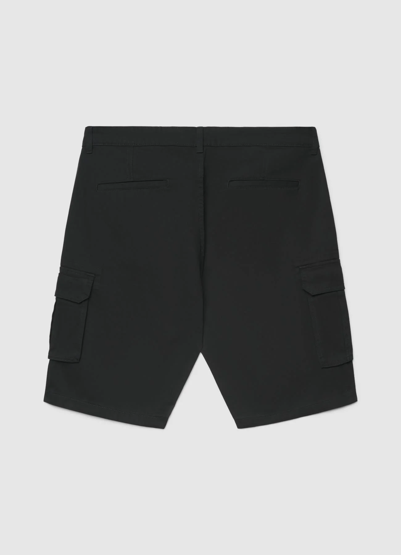 Shorts cargo con tasconi - Image 5