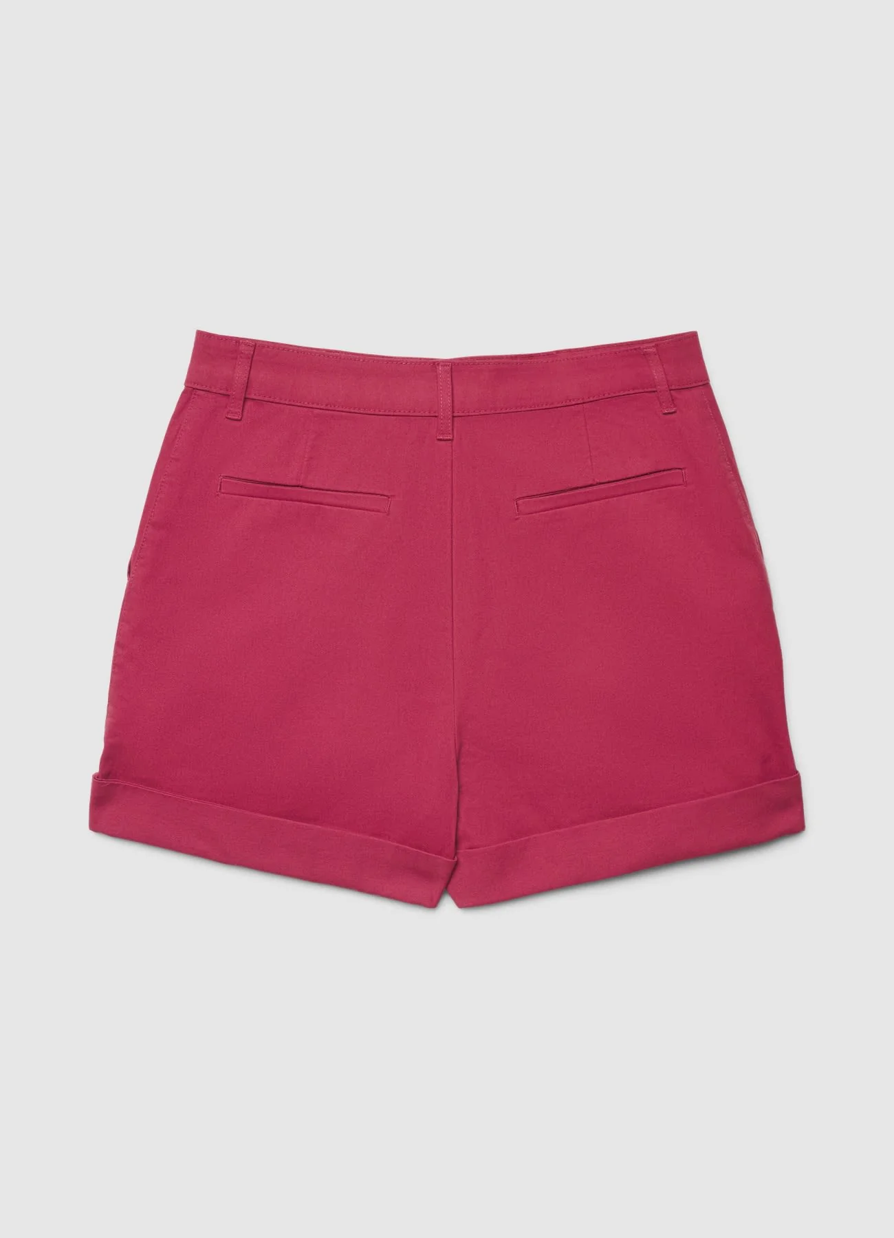 Shorts chino con risvolto - Image 3