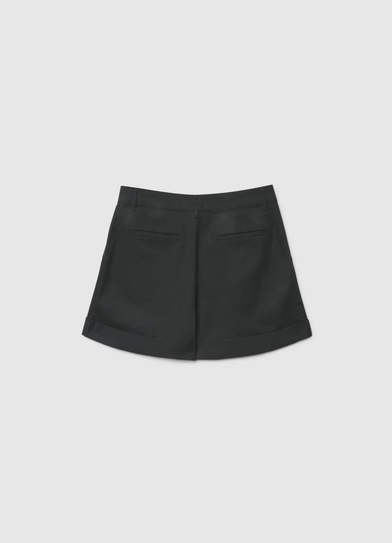 Shorts chino con risvolto - Image 5