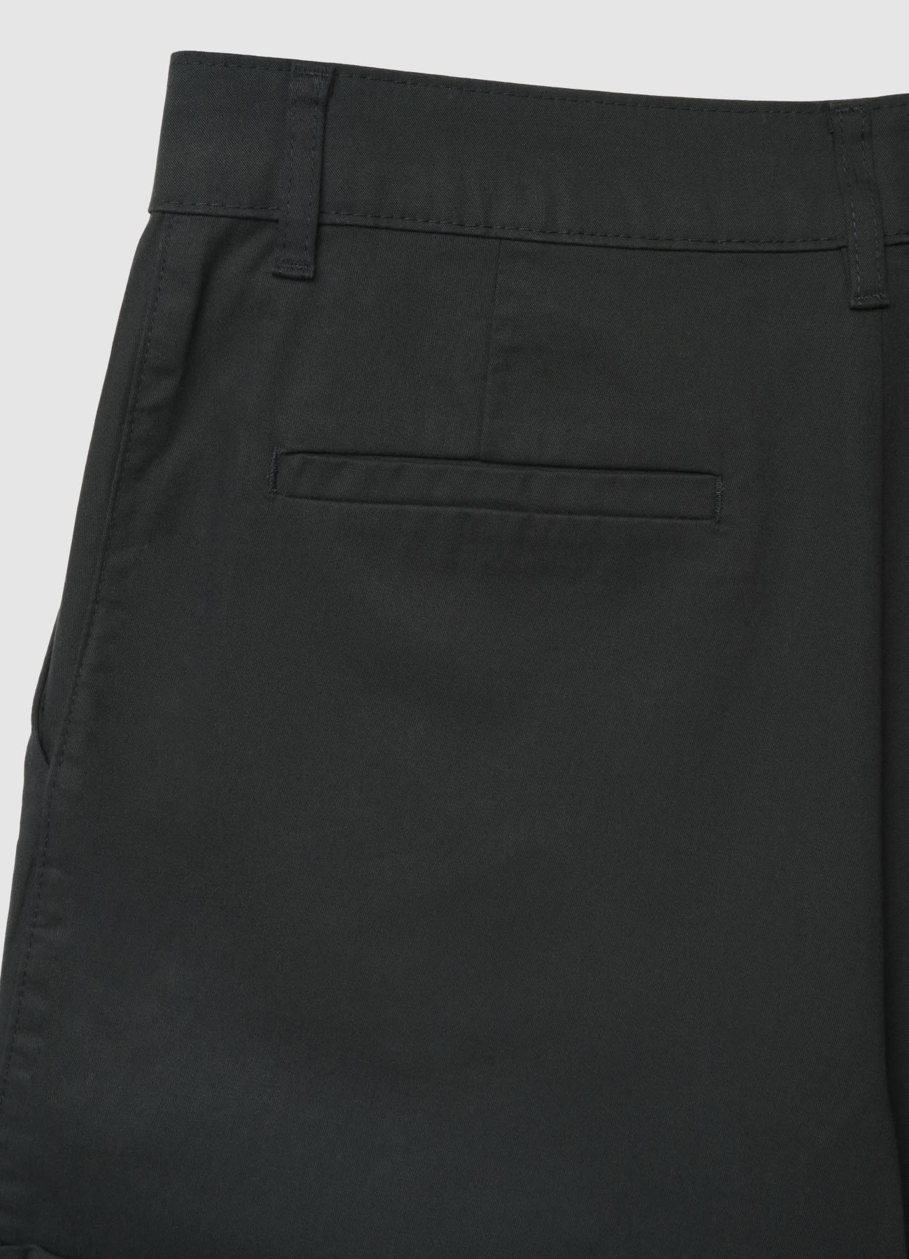 Shorts chino con risvolto - Image 6
