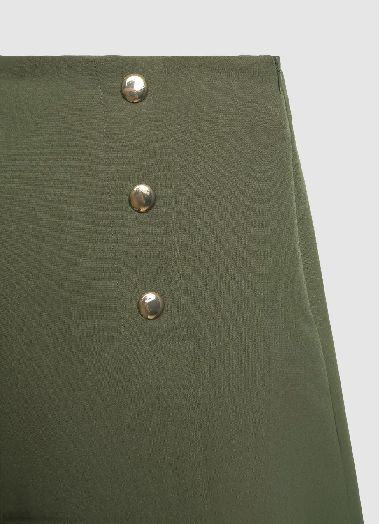 Shorts con bottoni decorativi - Image 4