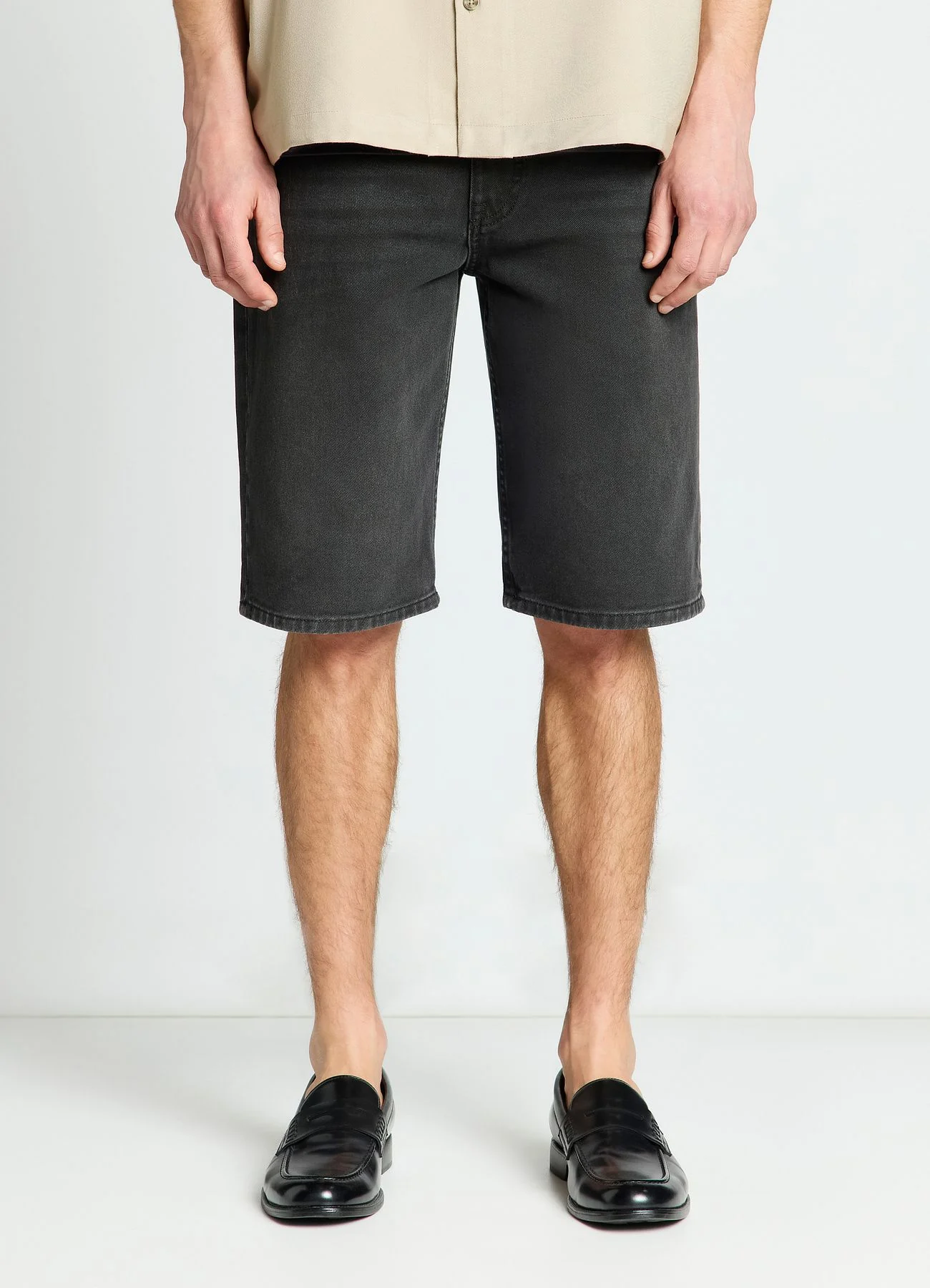 Shorts in denim con risvolto - Image 2