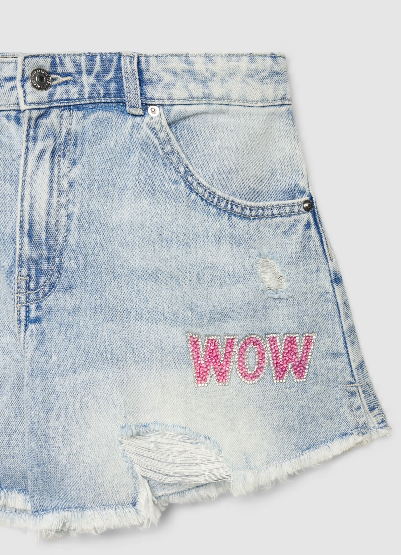 Shorts in denim con strappi e patch - Image 3