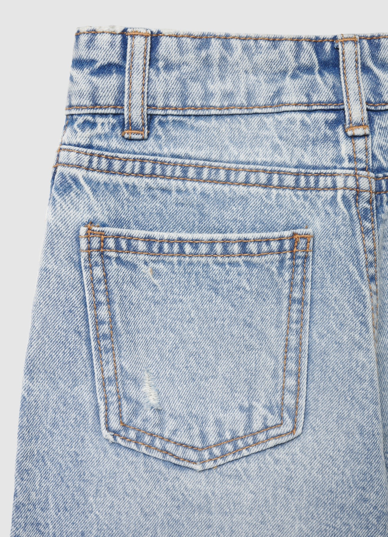 Shorts jeans con stampa graffiti - Image 3