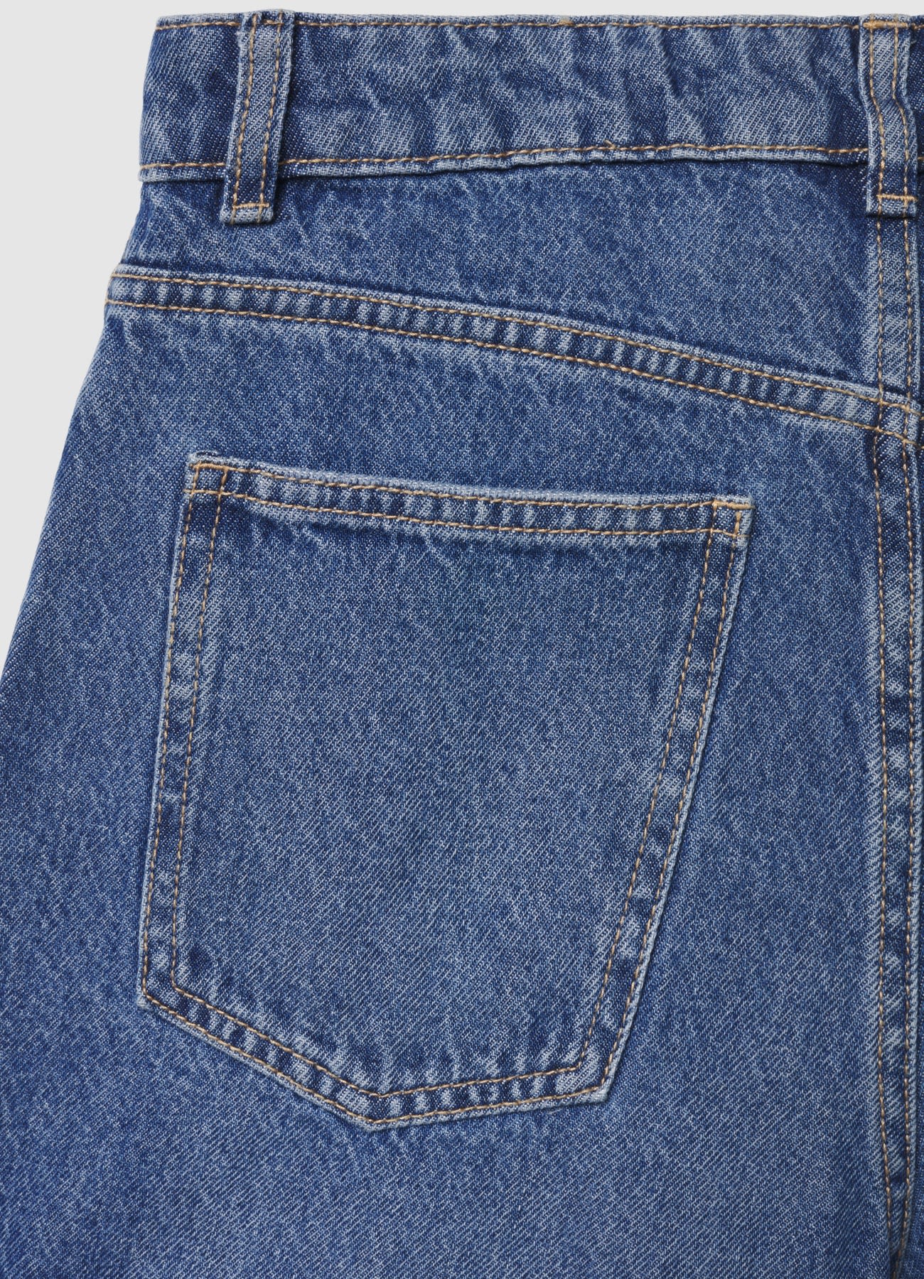 Shorts mom in denim con risvolto - Image 5