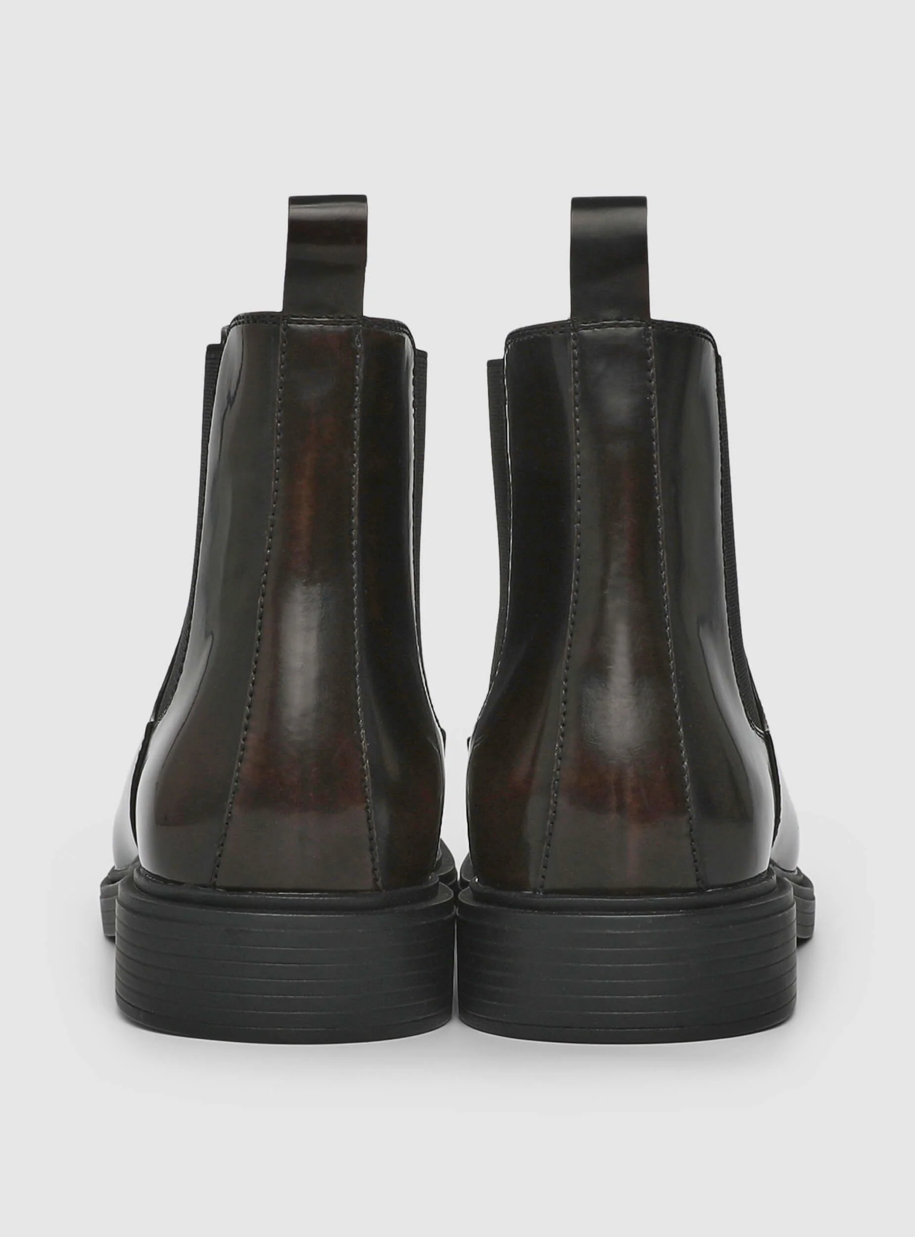 Stivaletti con inserti elastici e suola carrarmato - Image 3
