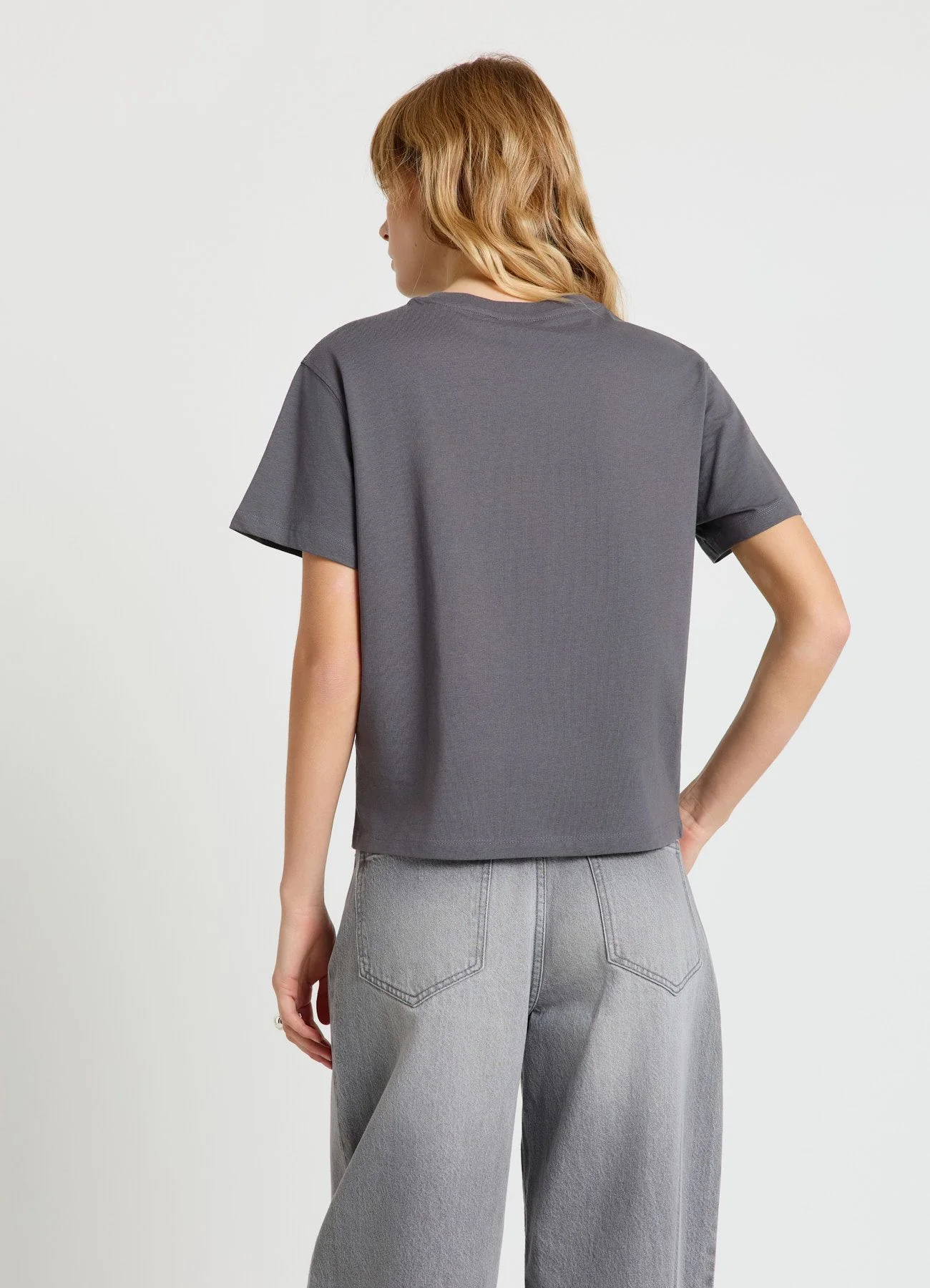 T-shirt a tinta unita con girocollo - Image 2