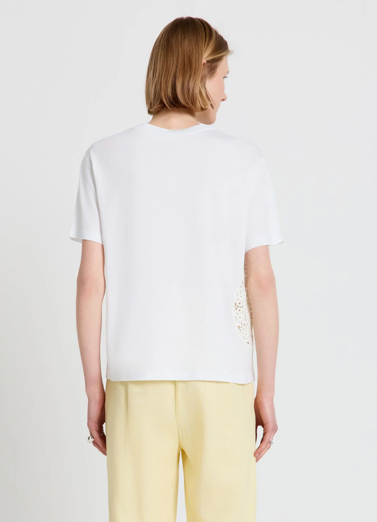 T-shirt con applicazione ricamata - Image 2