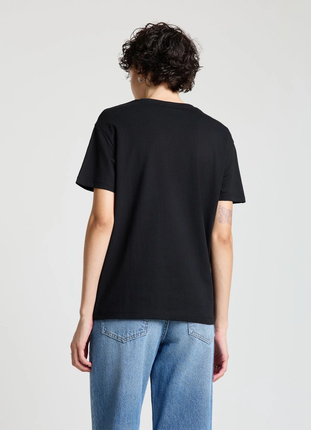T-shirt con applicazioni di perle e strass - Image 2